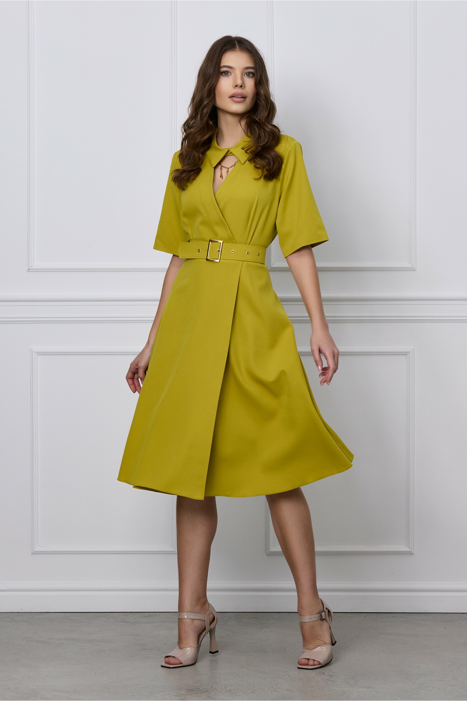 rochie-corina-lime-cu-decupaj-la-decolteu-si-curea-in-talie-1266811-1026484-4