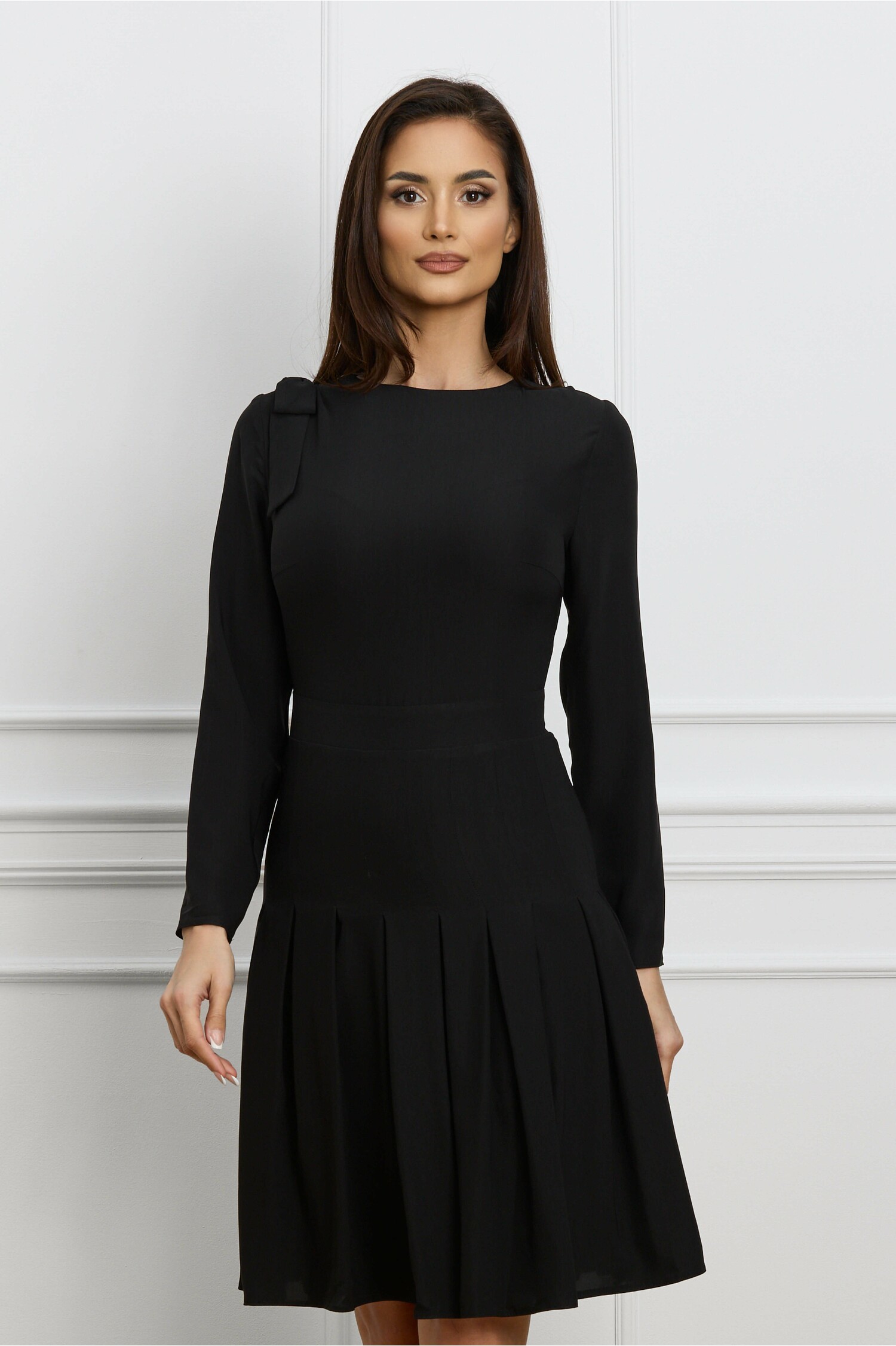 rochie-dy-fashion-neagra-cu-pliuri-pe-fusta-si-funda-pe-umar-1263526-1031581-4