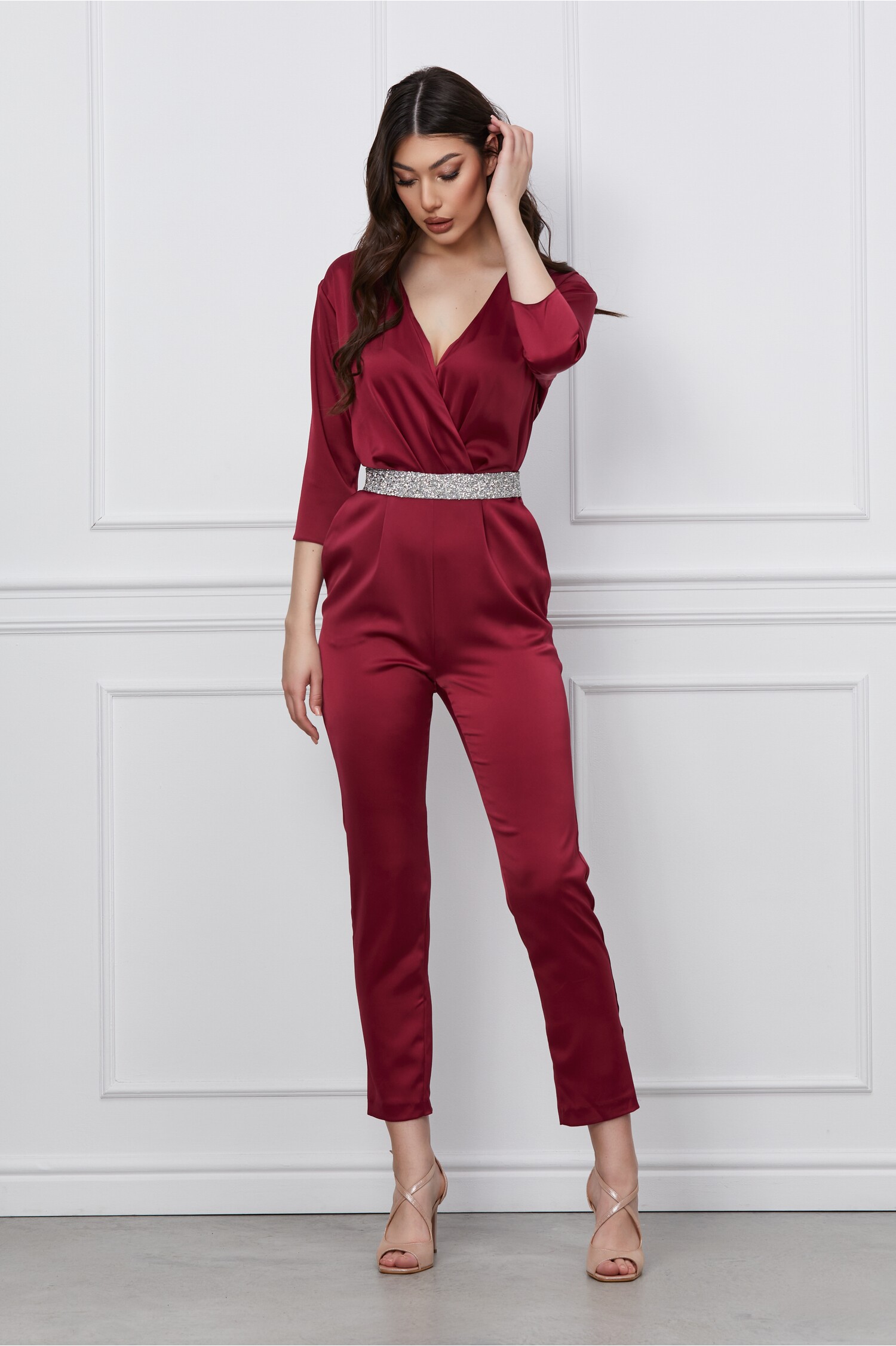 salopeta-dy-fashion-bordo-cu-spatele-gol-si-cordon-din-strasuri-1263718-1024003-4