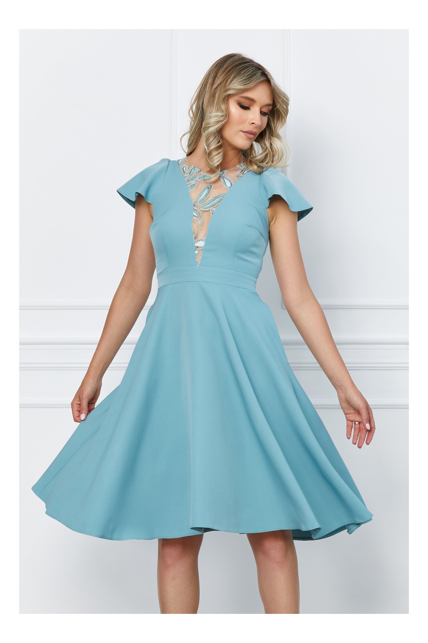 rochie-moze-bleu-cu-dantela-la-decolteu-1036221-836295-4