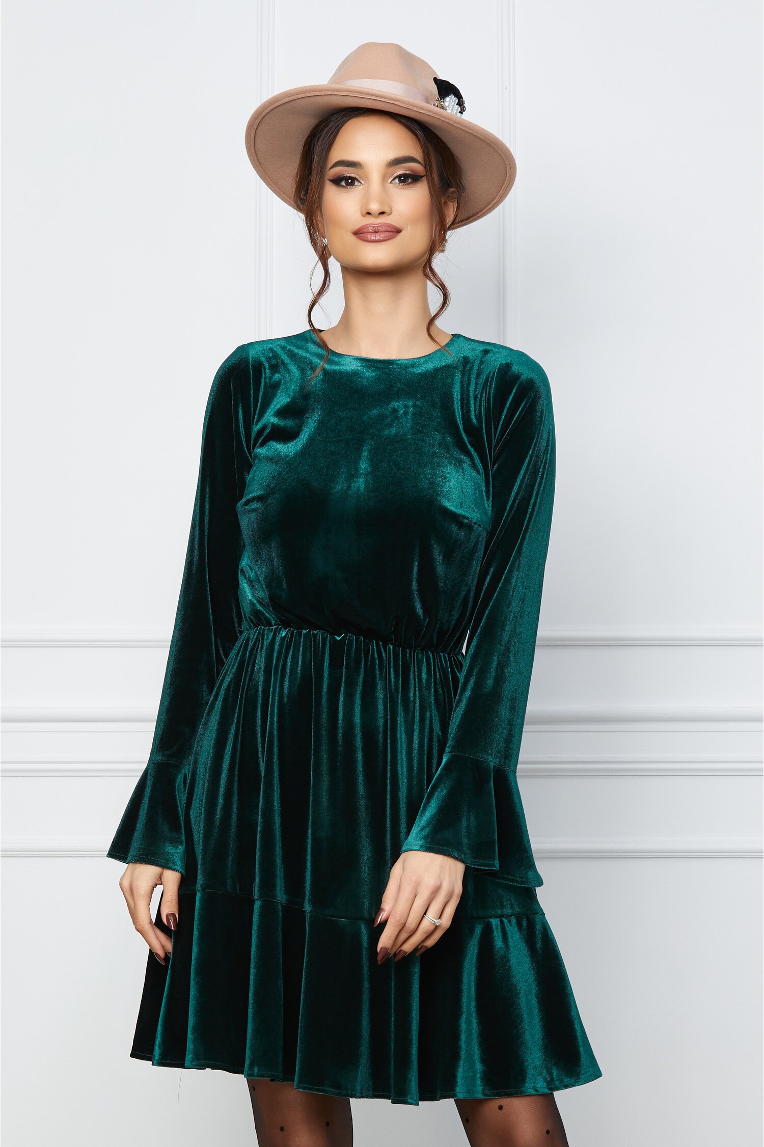 rochie-moze-clos-verde-cu-volan-la-baza-1119720-905130-4