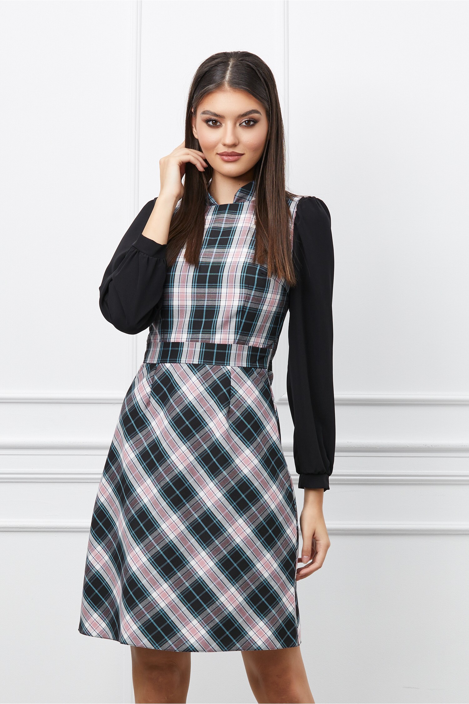 rochie-moze-gri-cu-carouri-roz-1234629-996801-4