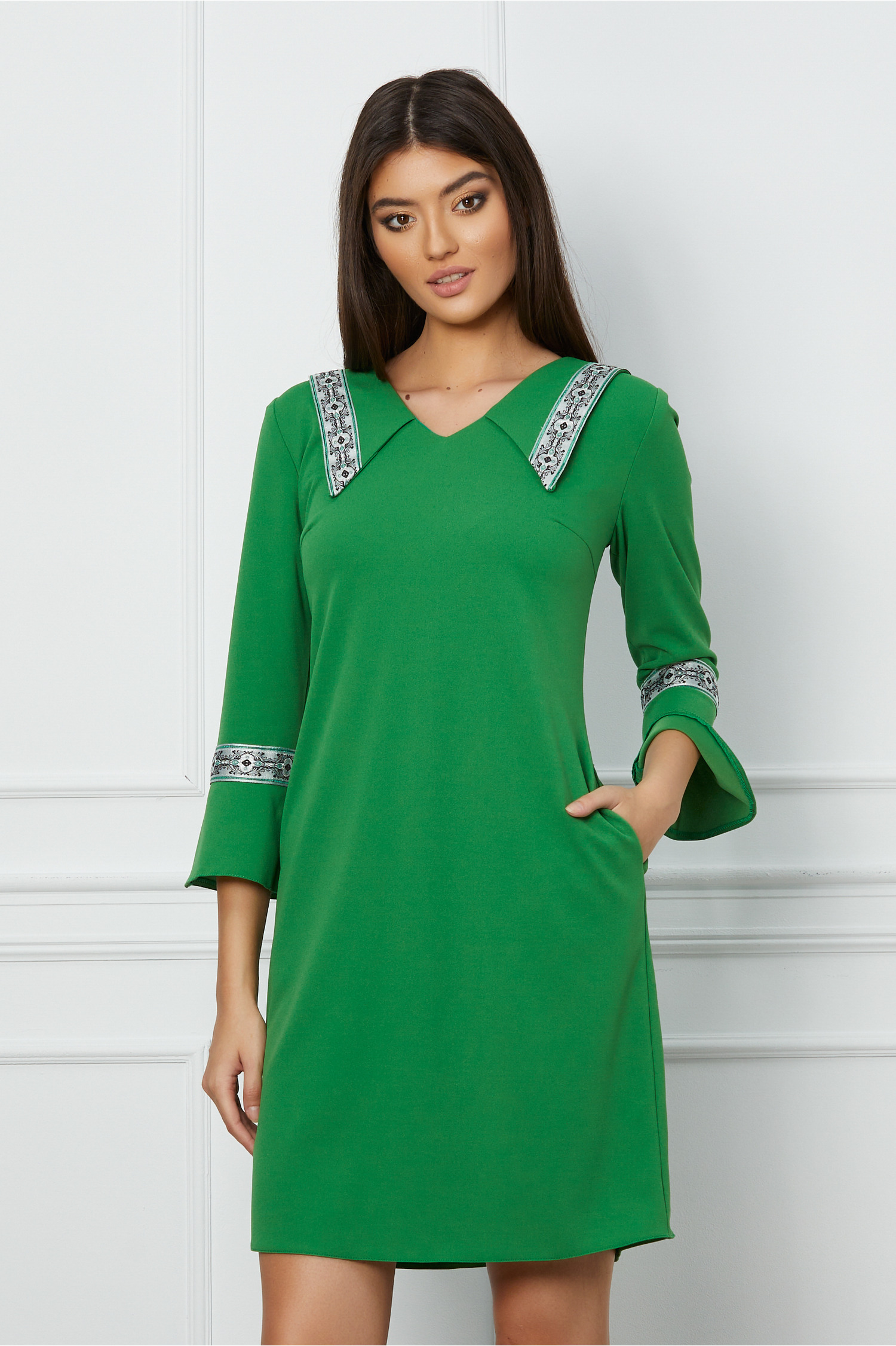 rochie-moze-verde-cu-broderie-traditionala-rosie-1221729-987513-4