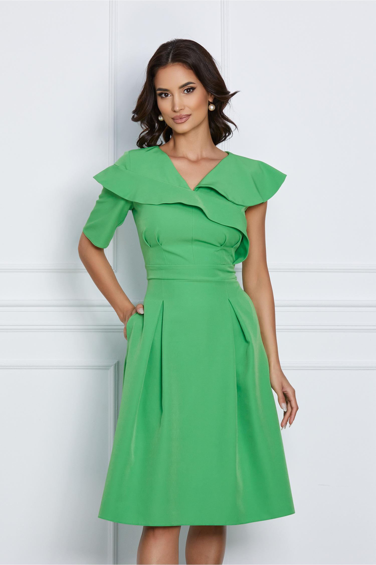 rochie-moze-verde-cu-volane-si-o-maneca-trei-sferturi-1174199-946529-4