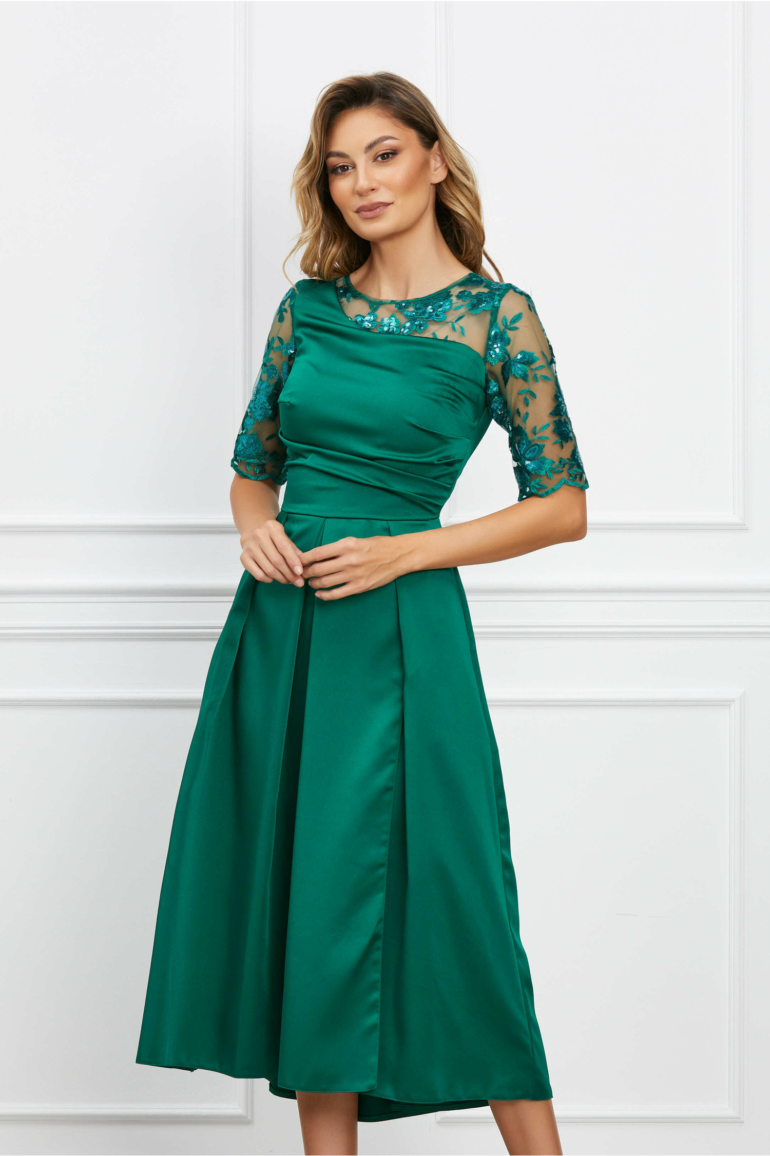 rochie-moze-verde-din-satin-cu-paiete-la-bust-si-maneci-1193618-965231-4