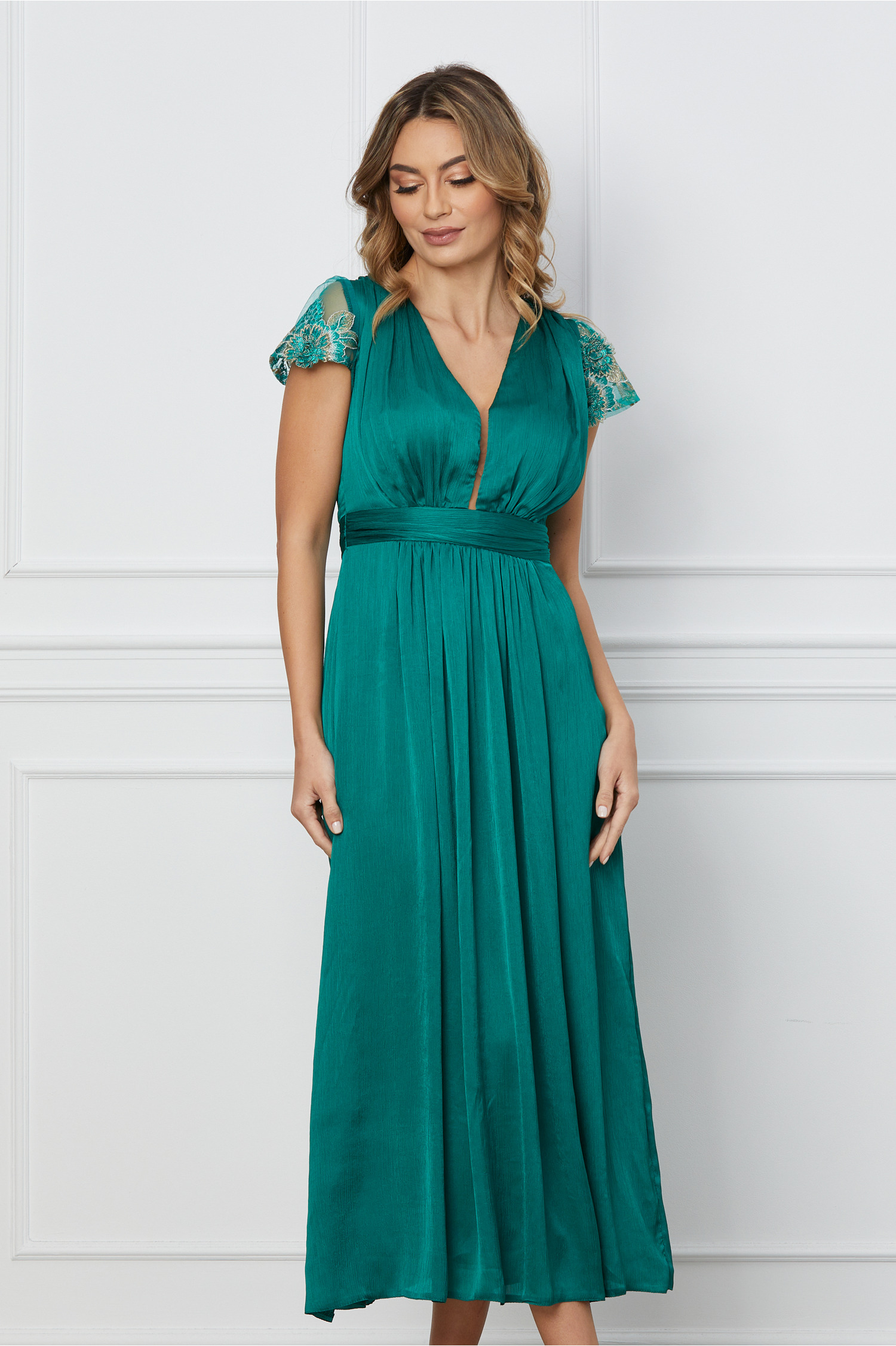 rochie-moze-verde-din-voal-satinat-cu-paiete-la-maneci-1163288-938636-4