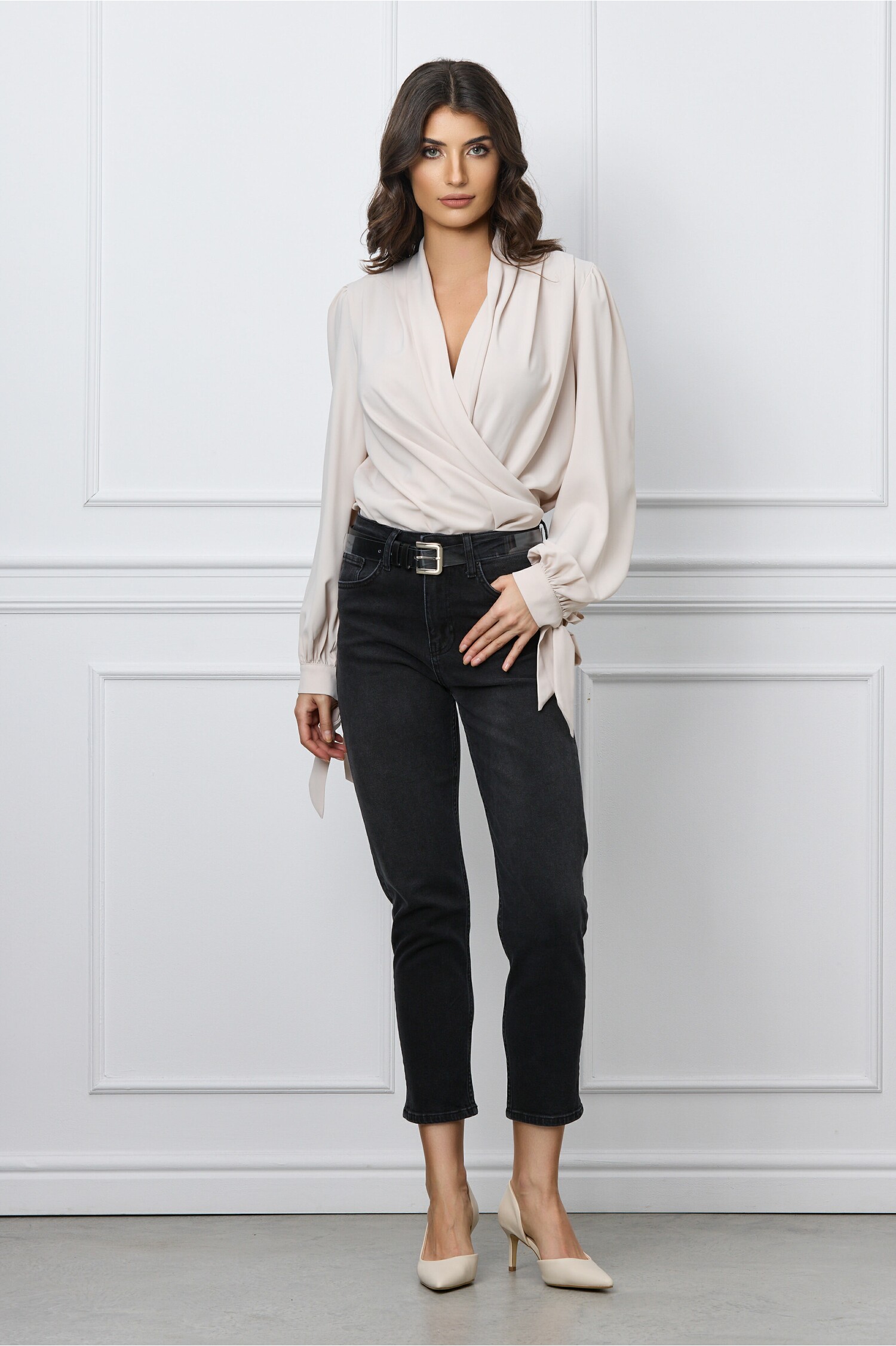 blugi-erika-negri-cu-buzunare-si-curea-1270336-1028842-4