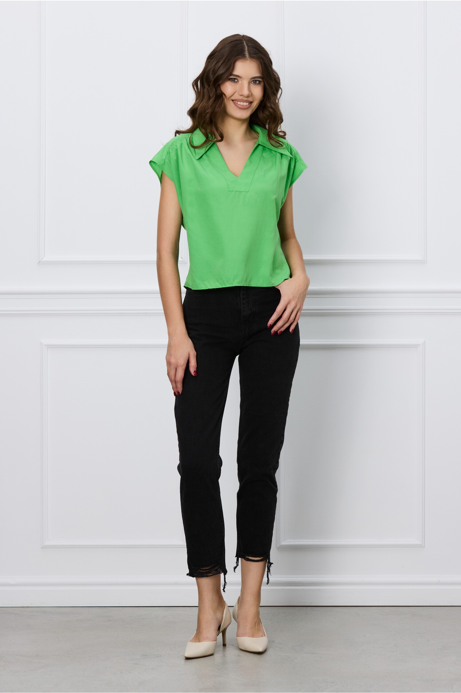 blugi-kara-negri-cu-rupturi-la-baza-1297859-1051436-4