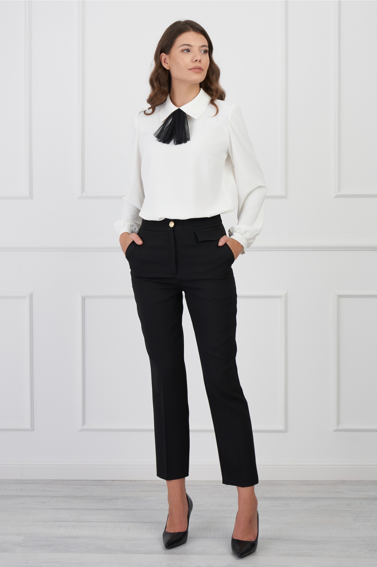 pantaloni-moze-negri-cu-pliuri-si-buzunare-1321451-1068788-4