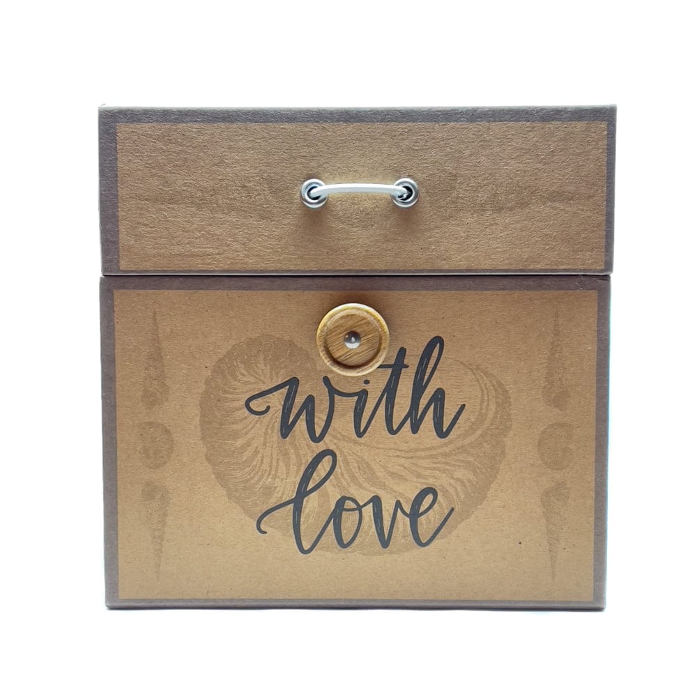 Set-3-cutii-patrate-imitatie-lemn-model-with-love-model-2-poza-1-craftup.ro_