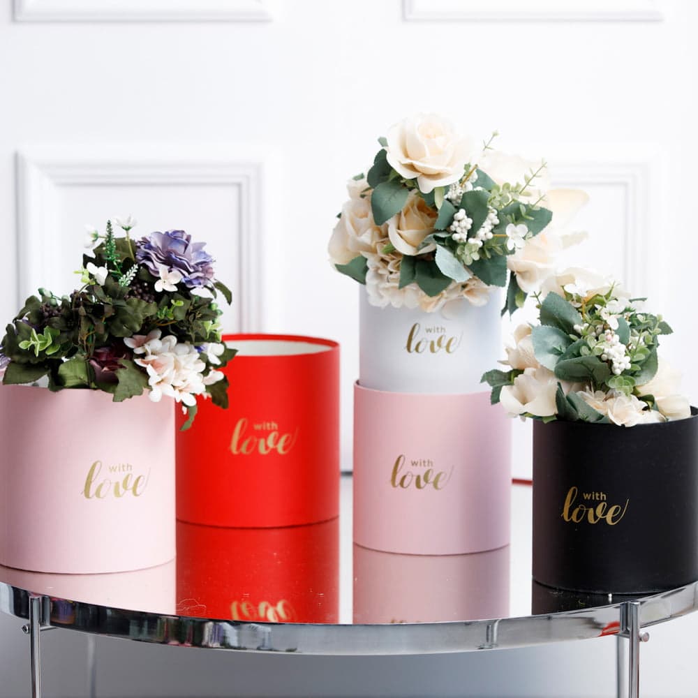 Set-3-cutii-rotunde-cu-inimi-model-with-love-mix-1-craftup.ro_
