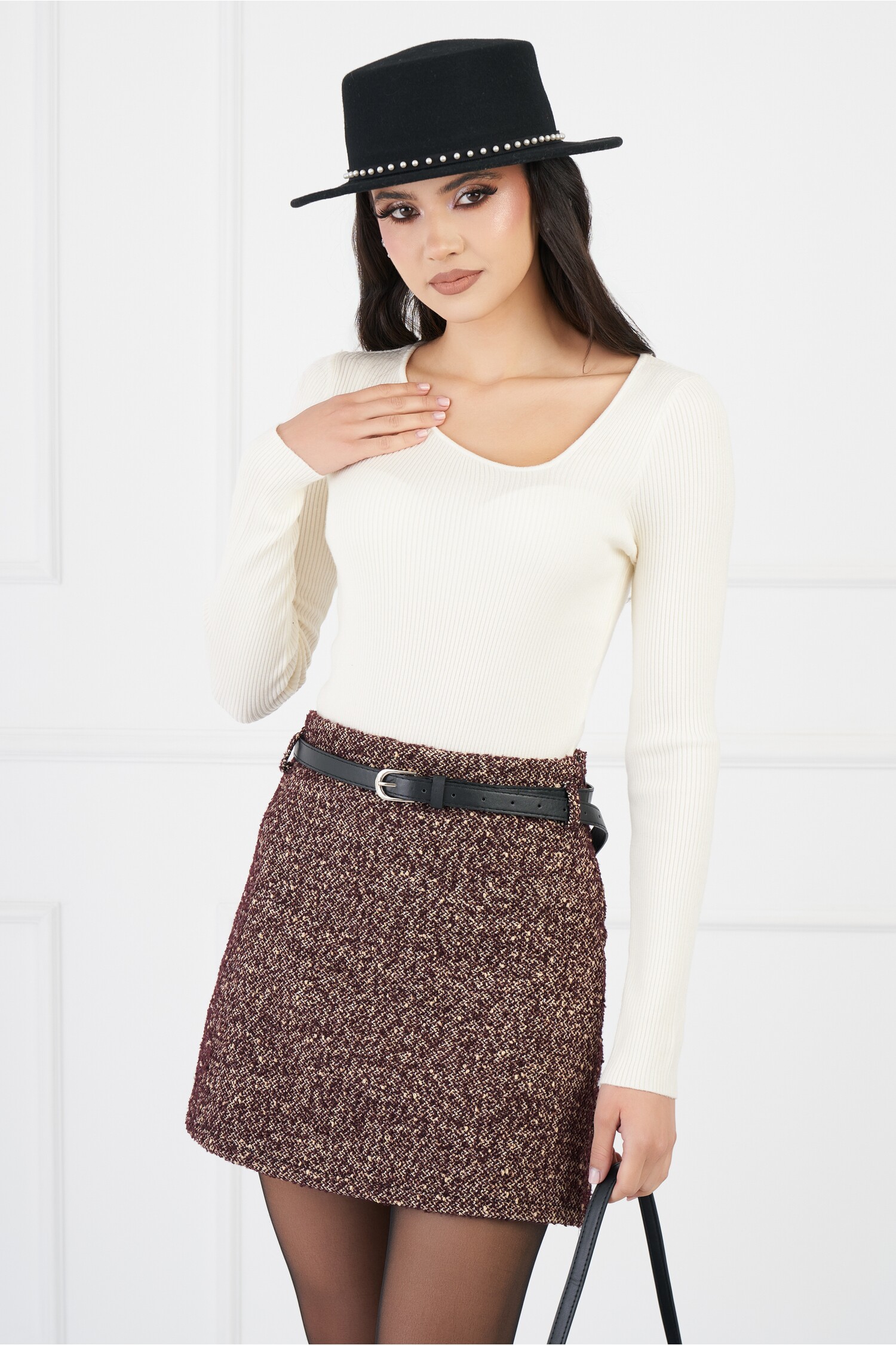bluza-dora-ivory-din-tricot-reiat-cu-decolteu-in-colt-1331930-1077371-4