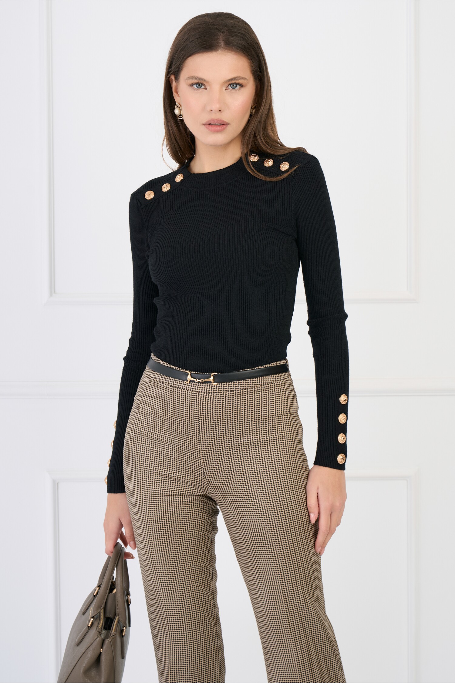 bluza-tricot-reiat-neagra-din-cu-nasturi-la-umeri-si-maneci-1331768-1082462-4