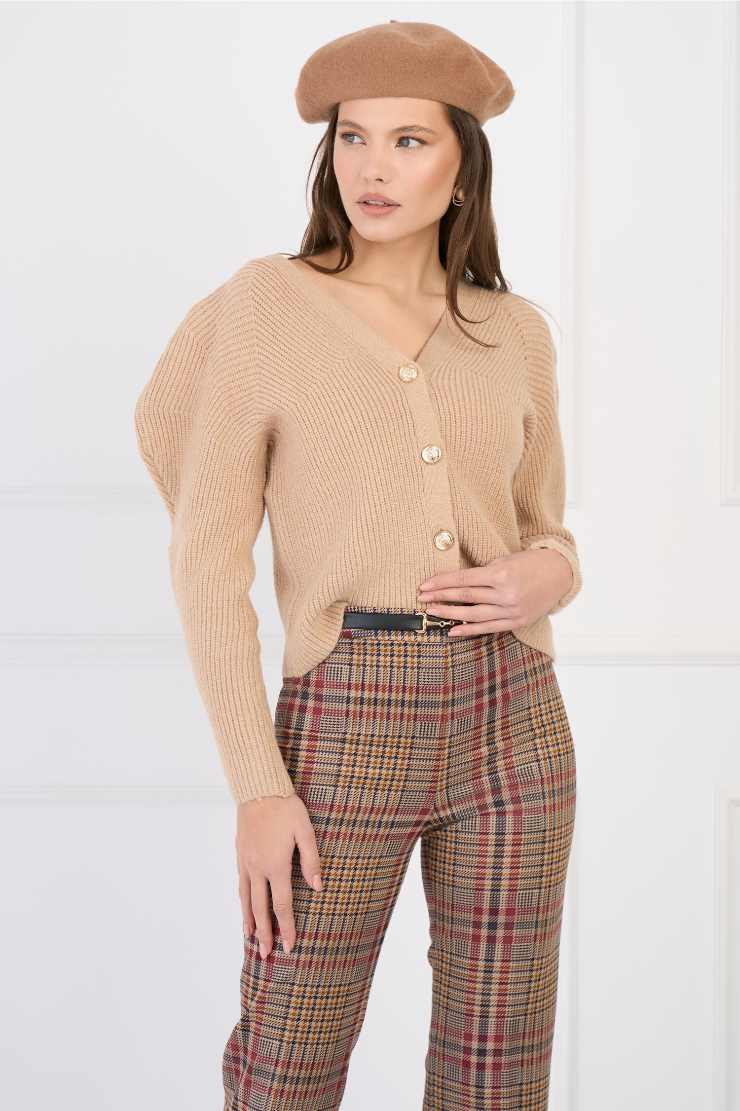cardigan-casual-scurt-din-tricot-bej-cu-nasturi-1336814-1082438-4