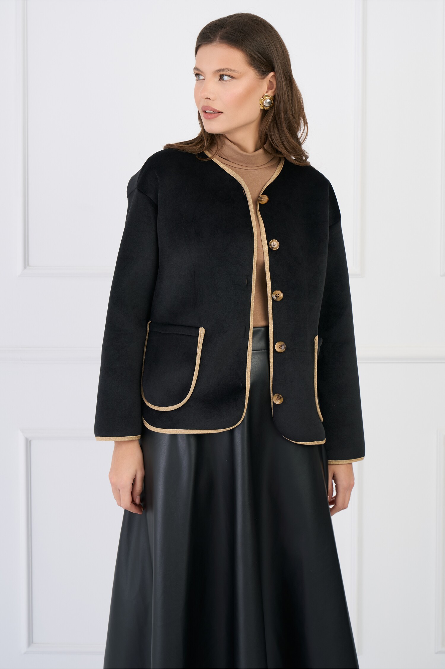 cardigan-scurt-elegant-din-catifea-negru-cu-benzi-din-fir-lurex-1336391-1082987-4