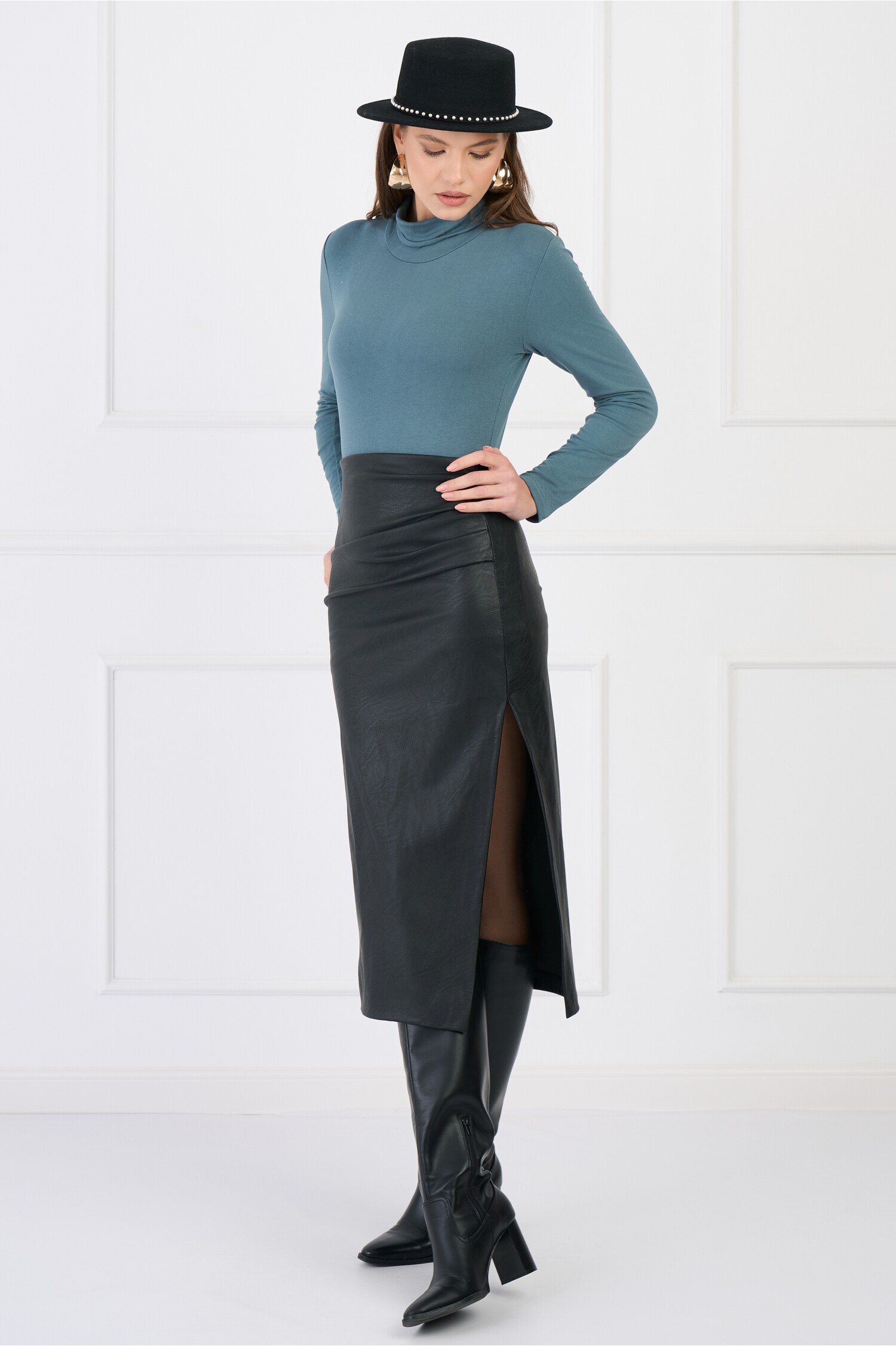 fusta-din-piele-ecologica-neagra-cu-fronseu-pe-talie-1330583-1083410-4