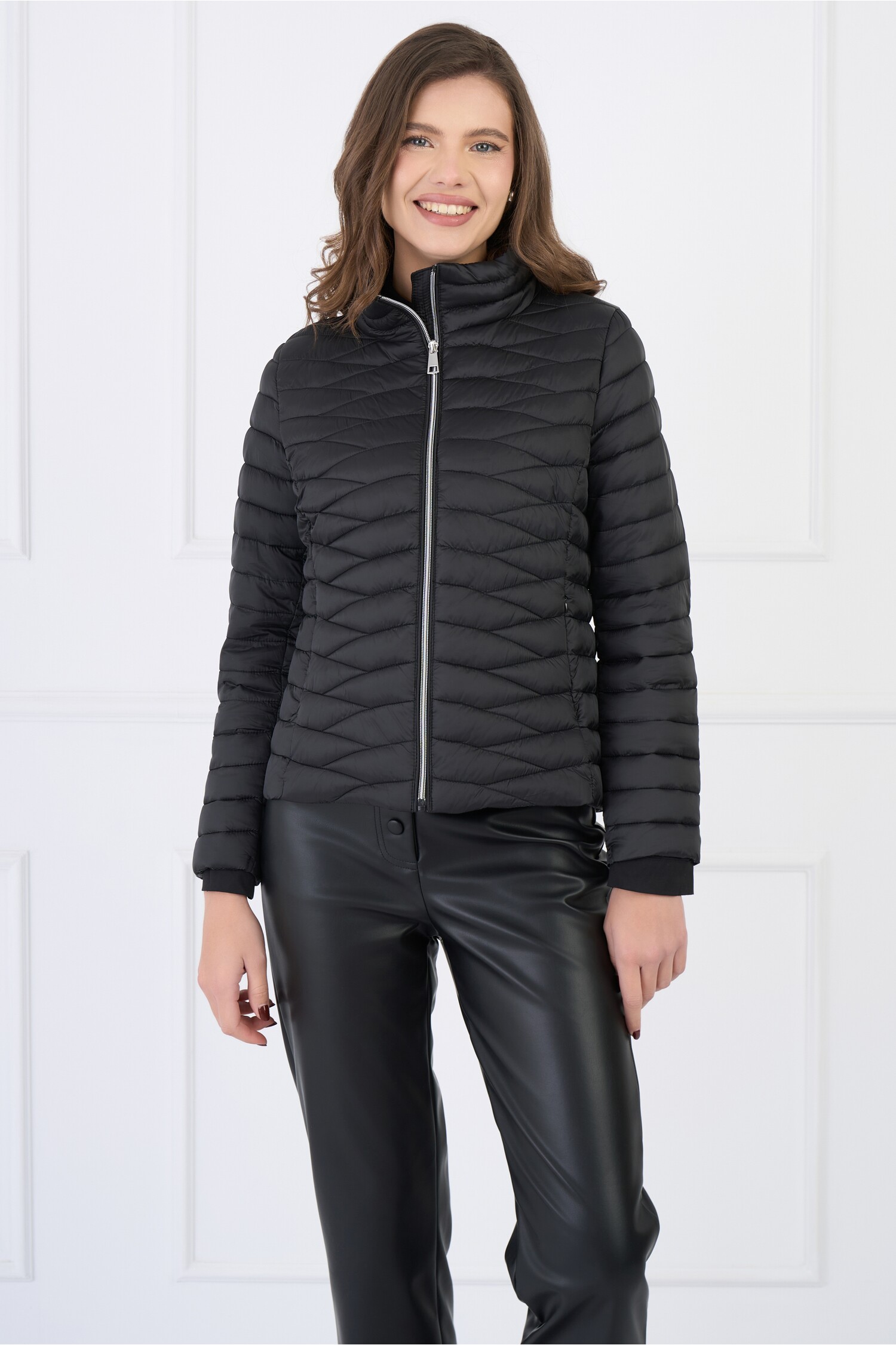 geaca-din-fas-neagra-matlasata-1331477-1079936-4