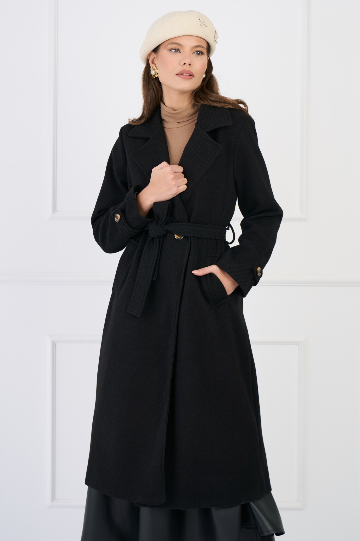 palton-lung-elegant-din-stofa-negru-cu-dungi-si-cordon-in-talie-1336433-1083179-4