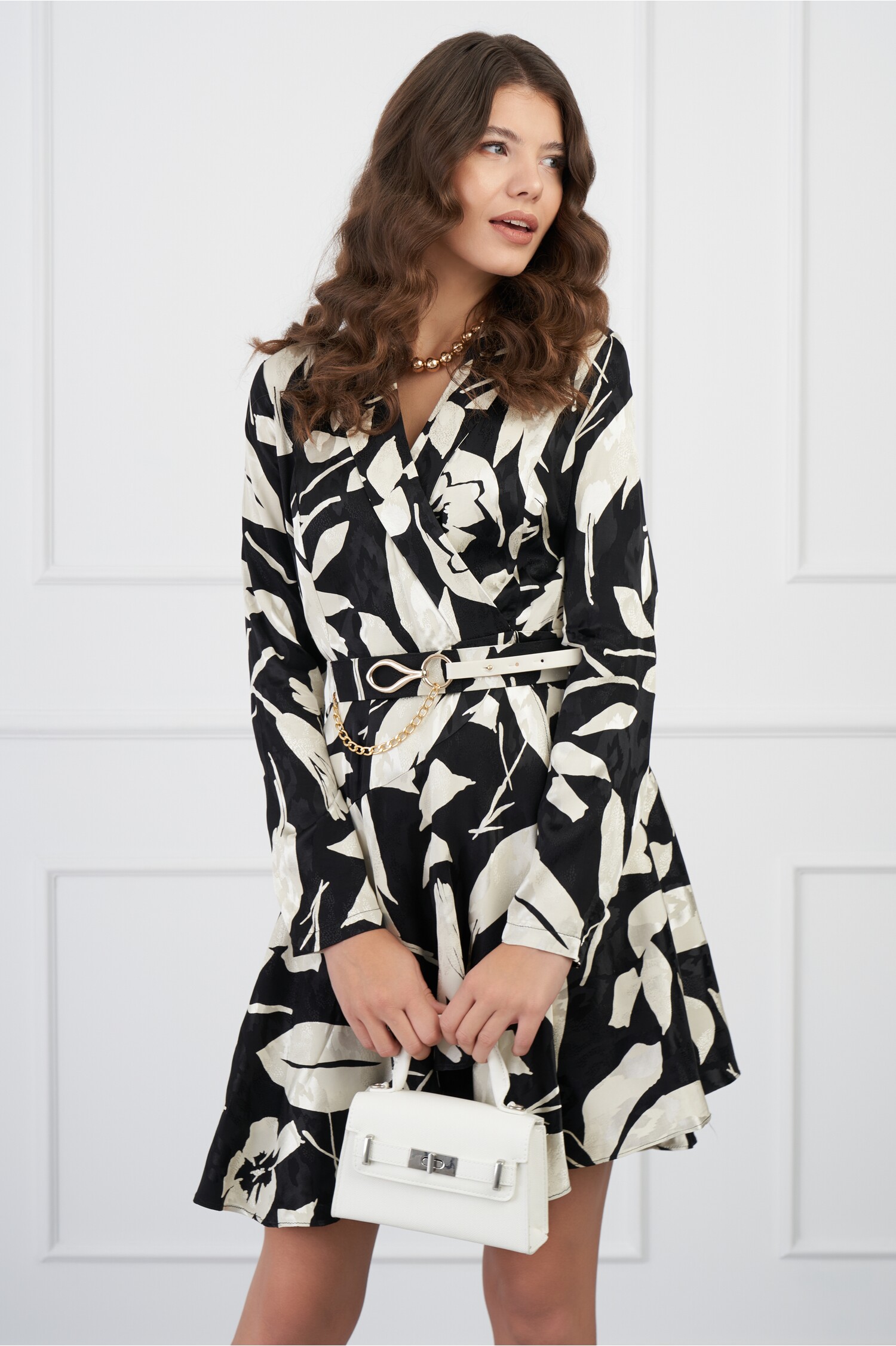 rochie-anastasia-neagra-cu-imprimeuri-florale-ivory-si-curea-in-talie-1320056-1067867-4