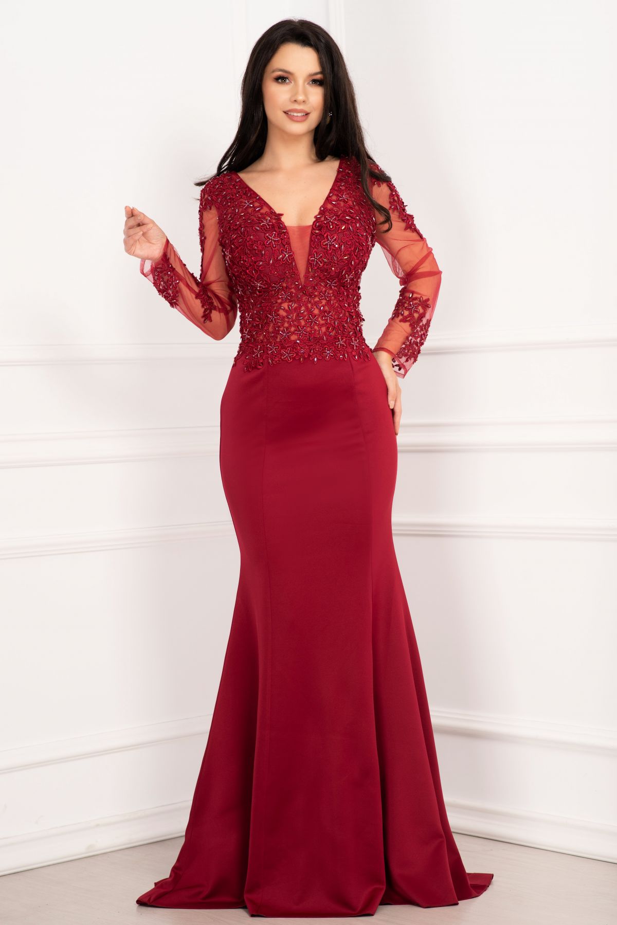 rochie-de-seara-bordo-pretioasa-tip-sirena-cu-broderie-aplicata-si-margele-61276