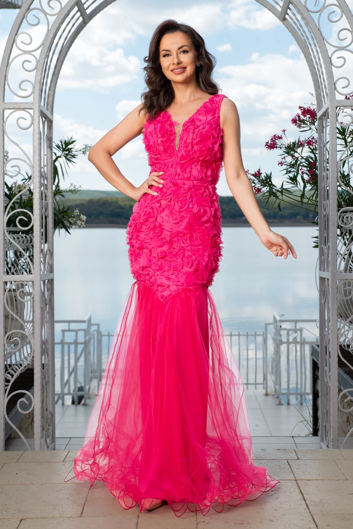 rochie-de-seara-eleganta-ciclame-tip-sirena-elvira-cu-trandafiri-3d_85298