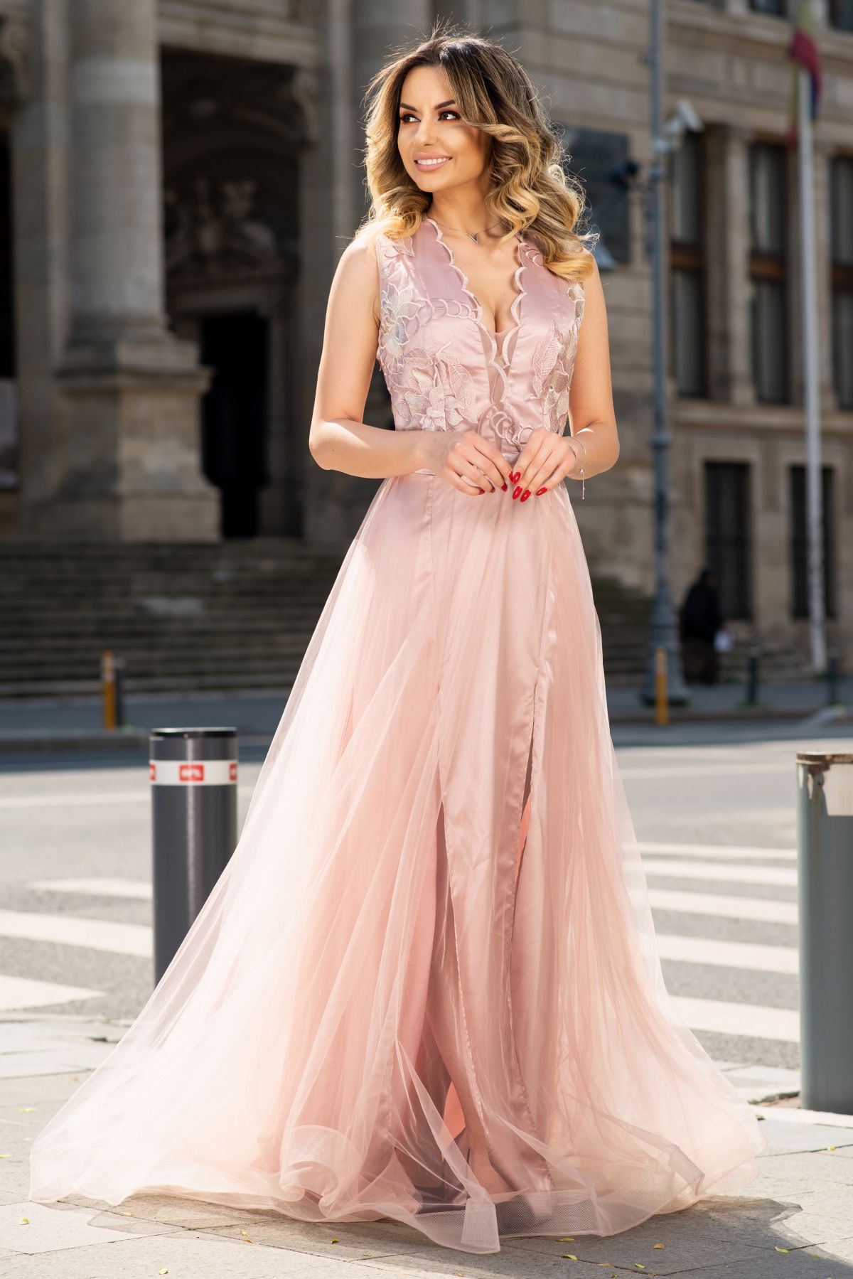 rochie-de-seara-eleganta-pretty-girl-lunga-roz-din-tul-si-broderie-59451