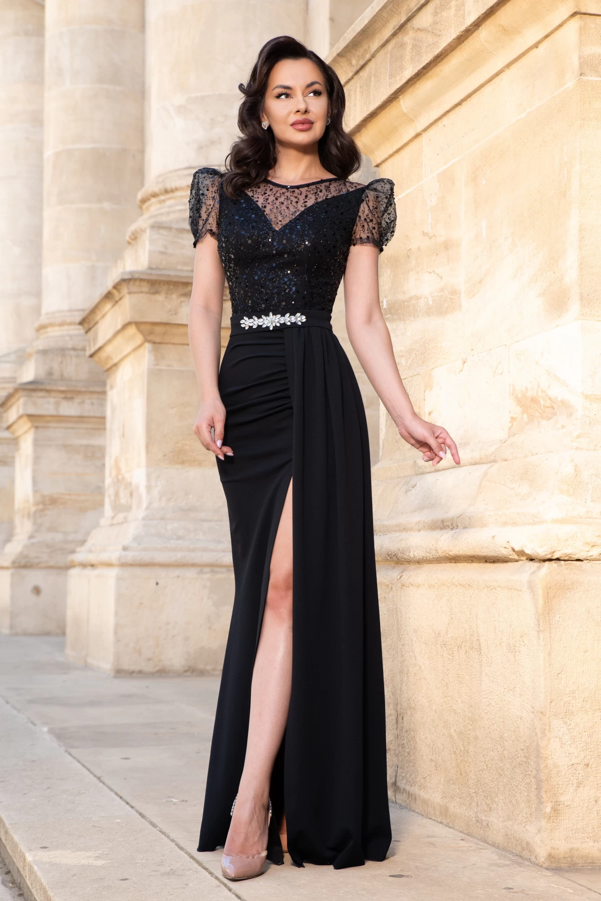 rochie-de-seara-pretioasa-angie-neagra-cu-paiete-si-trena-pe-o-parte_84831