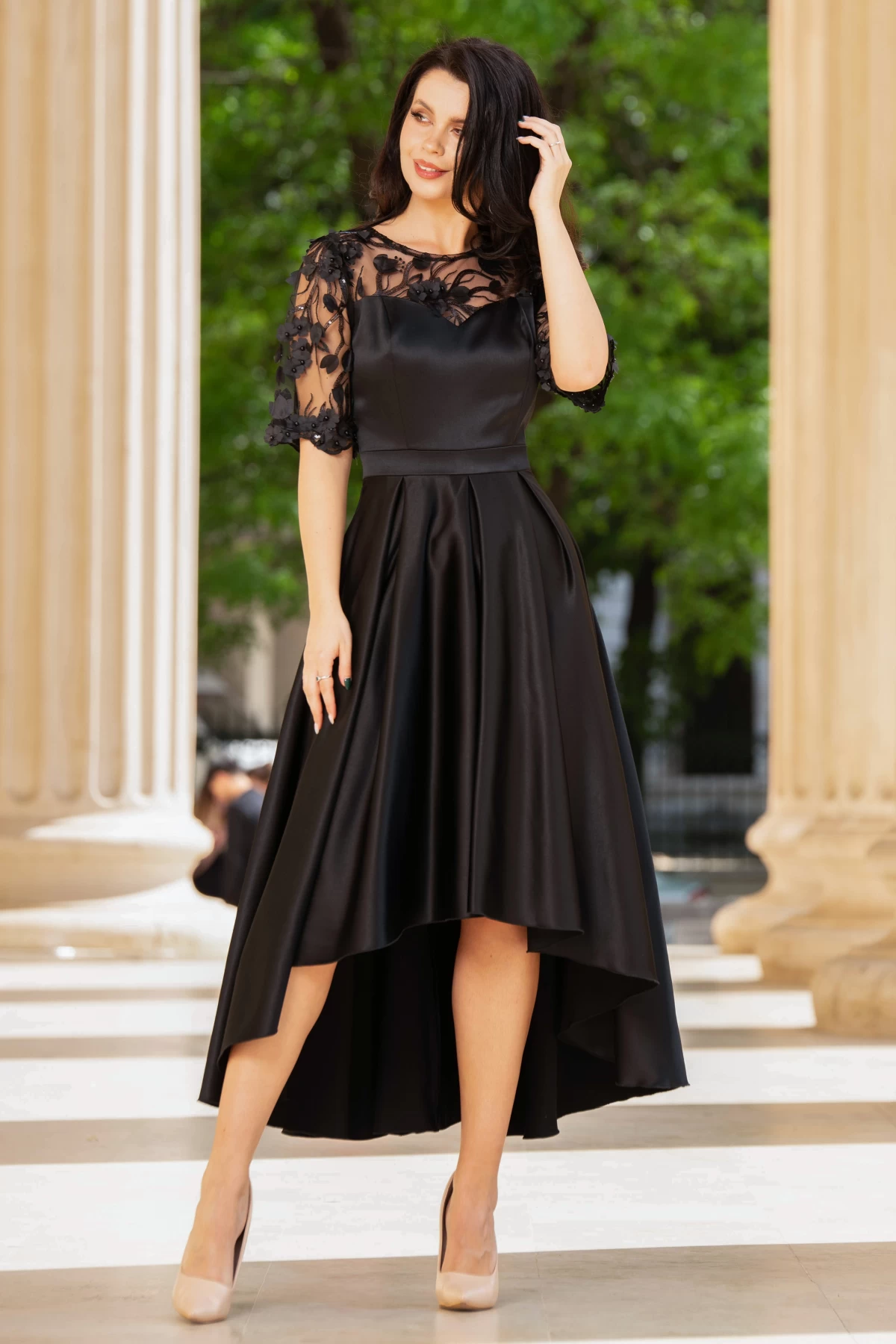 rochie-de-soacra-neagra-cu-flori-3d-si-pliseuri_83664