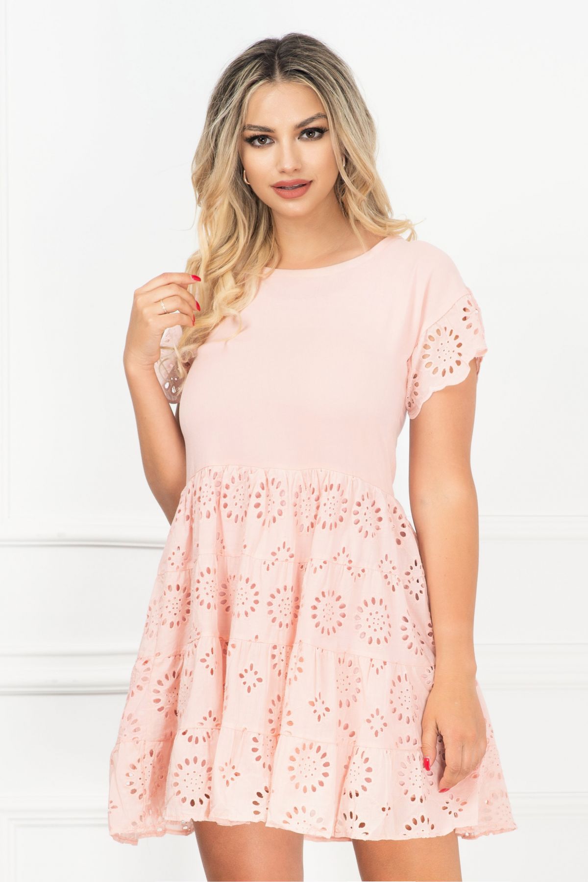 rochie-de-vara-roz-lejera-cu-broderie-englezeasca-57488