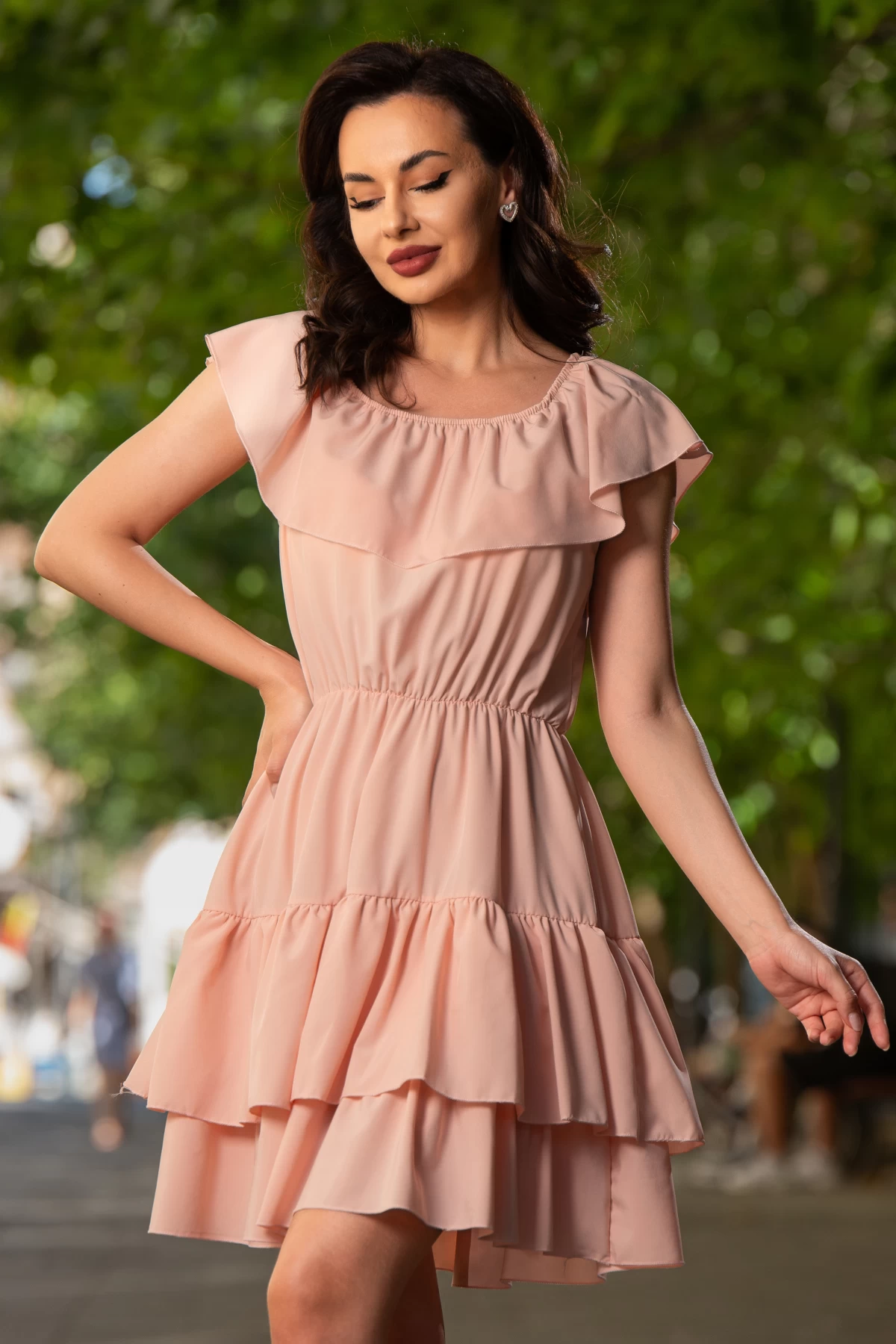rochie-de-vara-roz-scurta-in-clos-cu-volane_84908