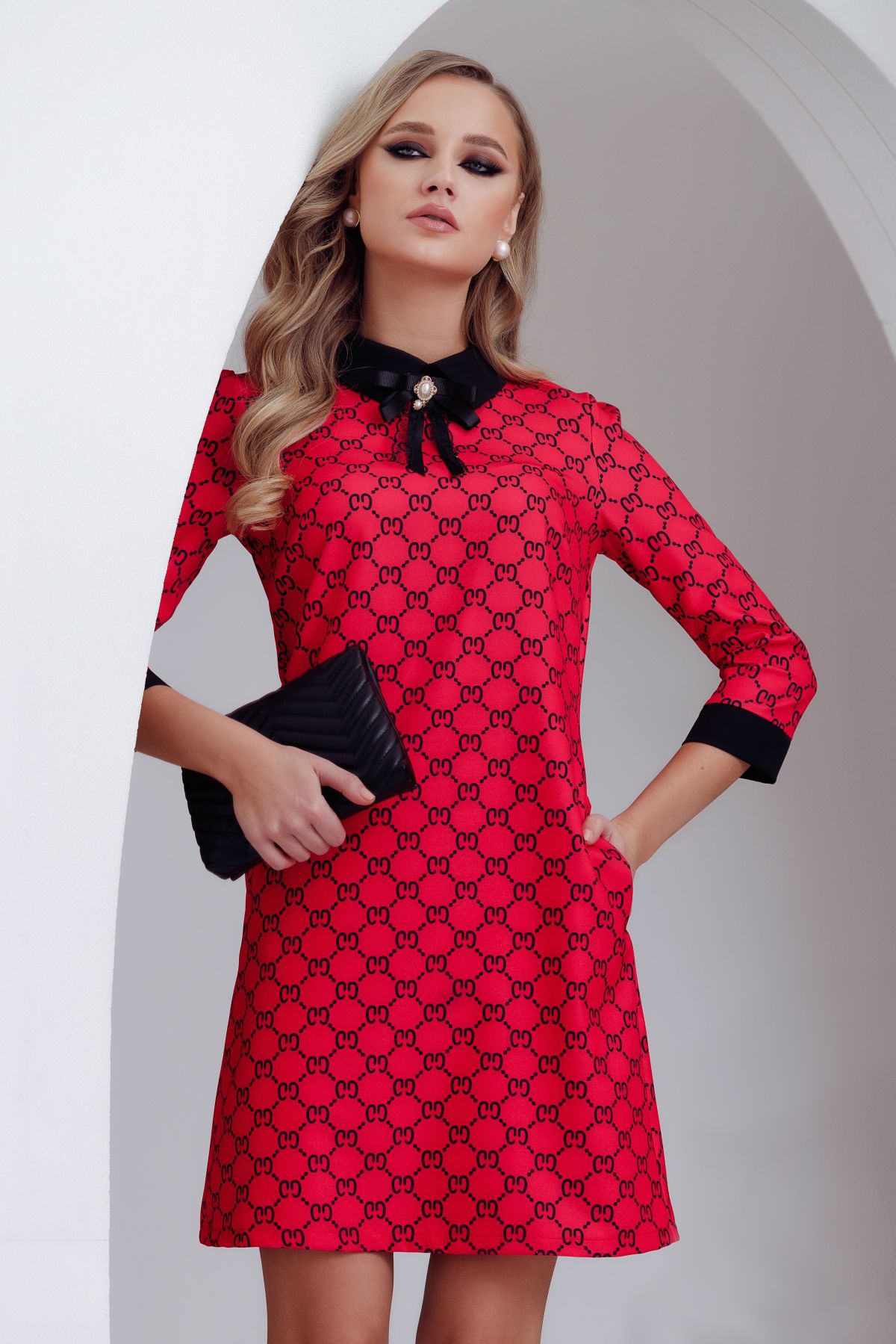 rochie-de-zi-fofy-in-a-rosie-cu-imprimeu-grafic-si-guler-negru_72728