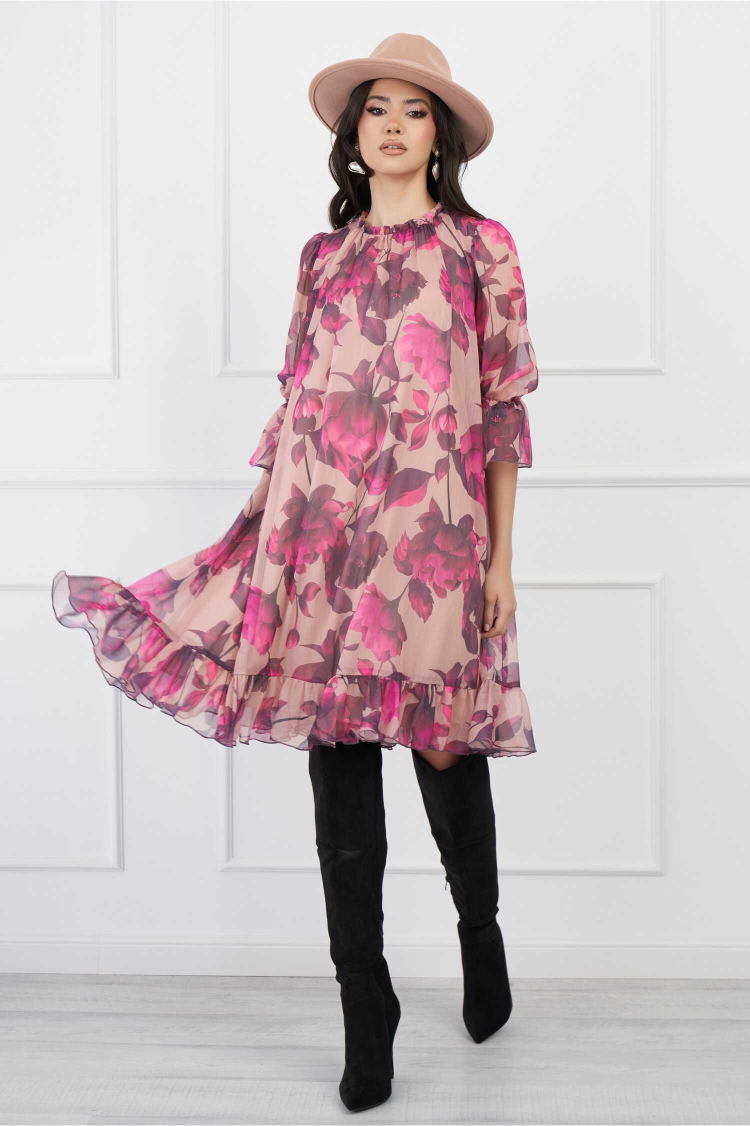 rochie-dy-fashion-bej-din-voal-cu-imprimeuri-roz-si-volan-la-baza-1326548-1073174-4