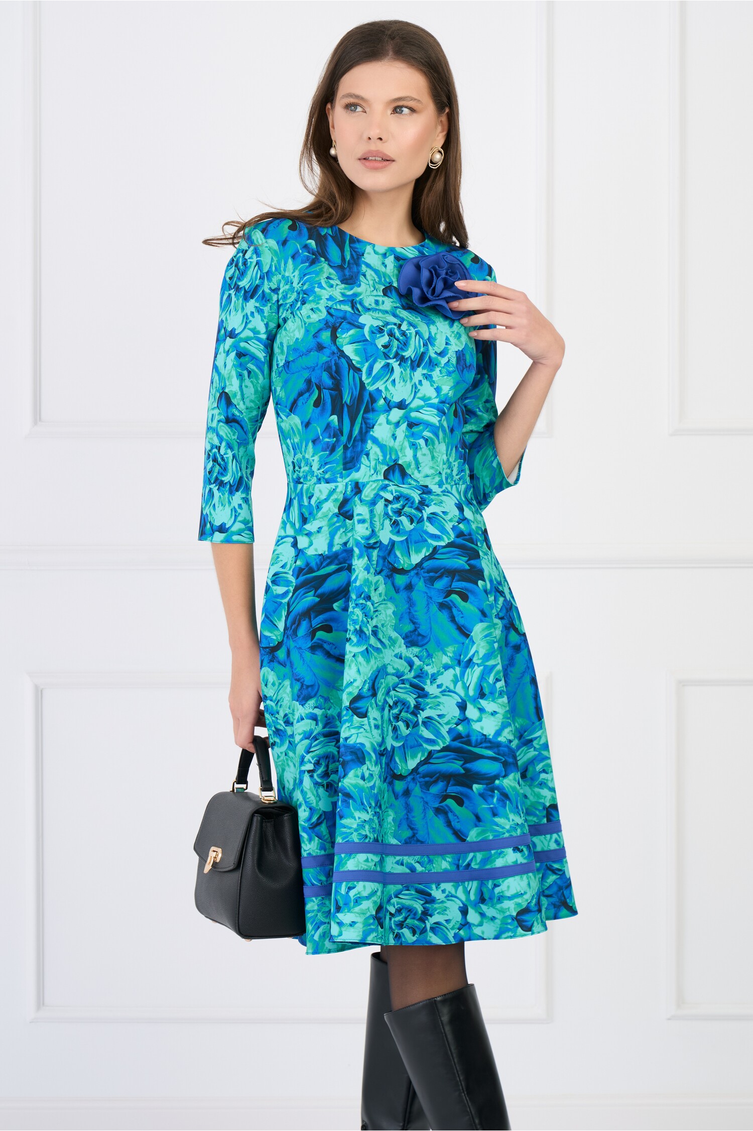 rochie-dy-fashion-office-din-stofa-verde-cu-imprimeu-si-floare-albastra-1337246-1082030-4
