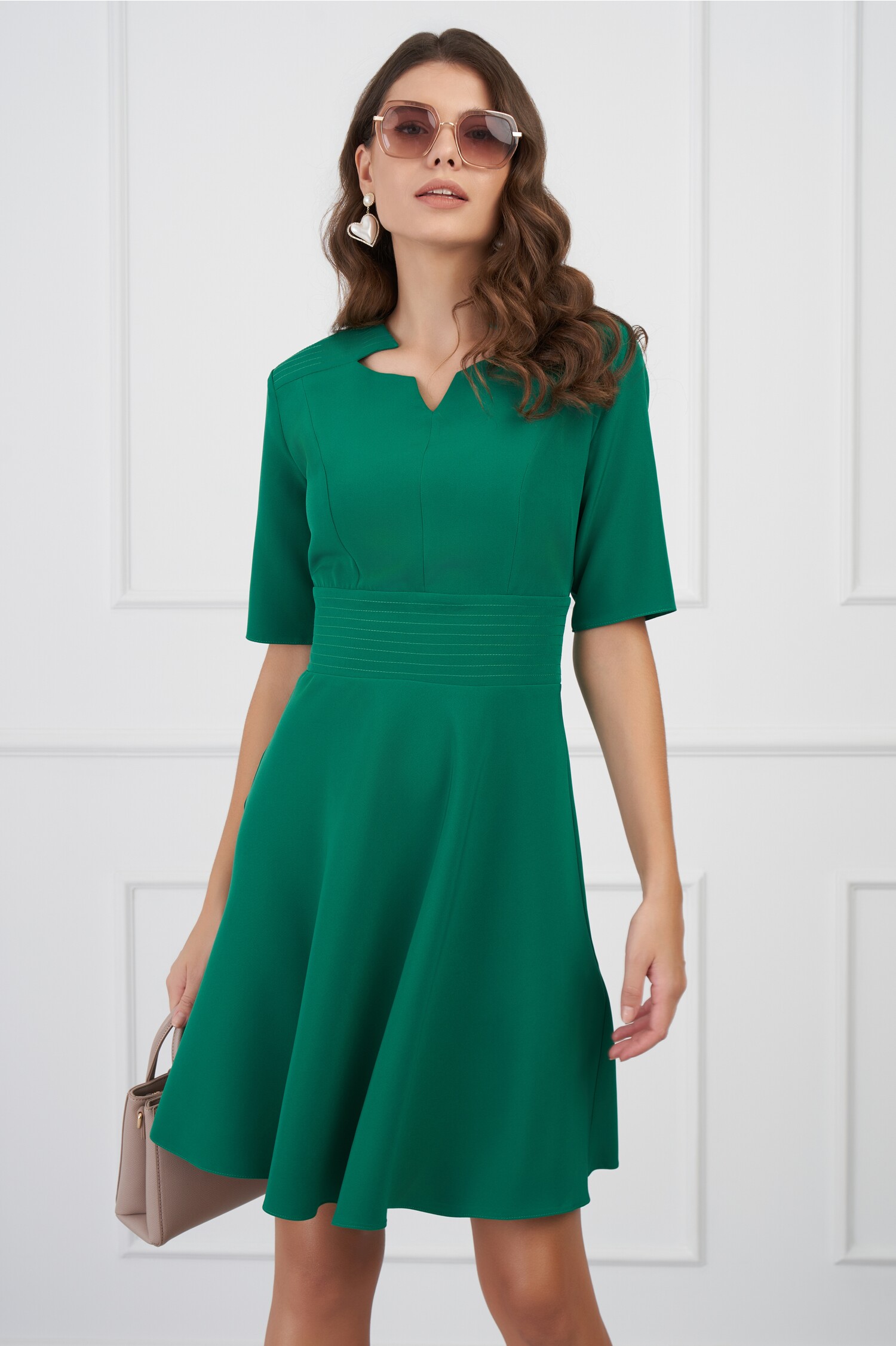 rochie-dy-fashion-verde-cu-decupaj-la-decolteu-1320635-1069031-4