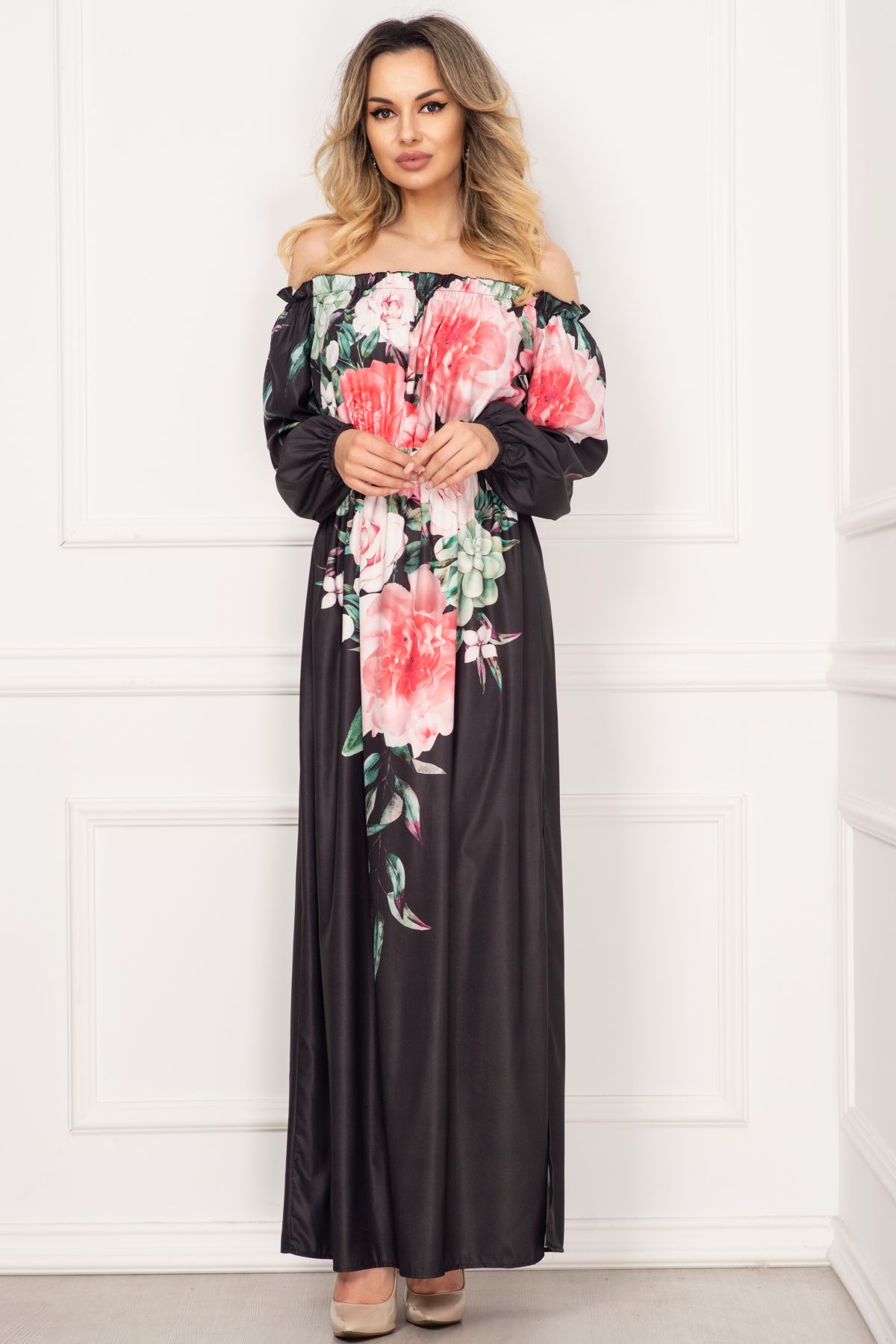 rochie-eleganta-lunga-neagra-din-voal-satinat-cu-imprimeu-floral-59123