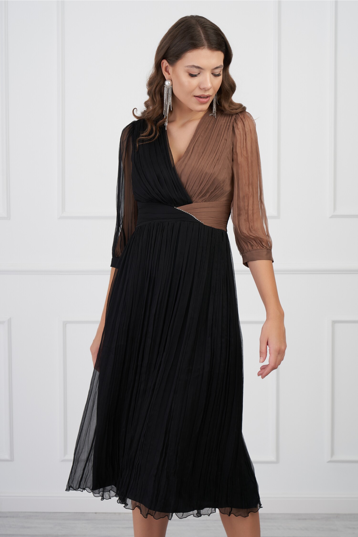 rochie-ginette-neagra-cu-bust-maro-din-matase-1320326-1068833-4