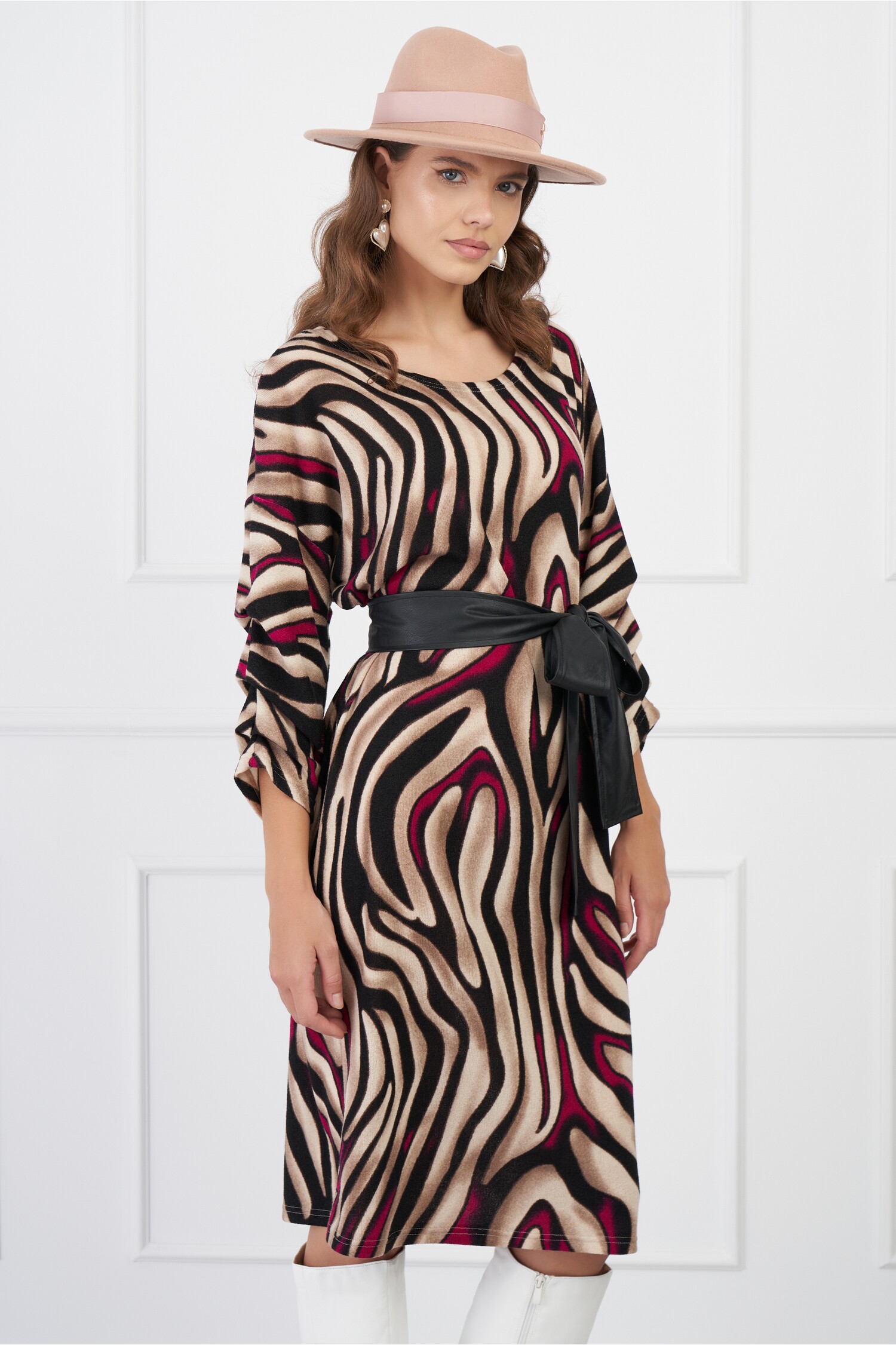 rochie-jasmina-bej-cu-imprimeuri-fucsia-si-cordon-din-piele-ecologica-1324226-1070837-4