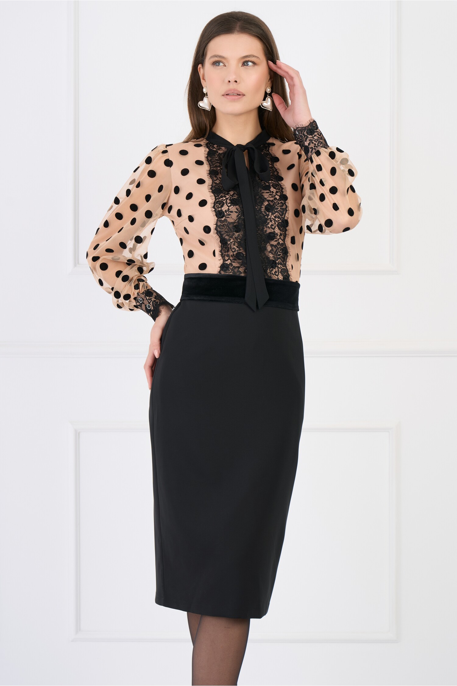 rochie-ladonna-eleganta-din-stofa-si-tull-bej-la-bust-cu-buline-catifelate-1334729-1082546-4