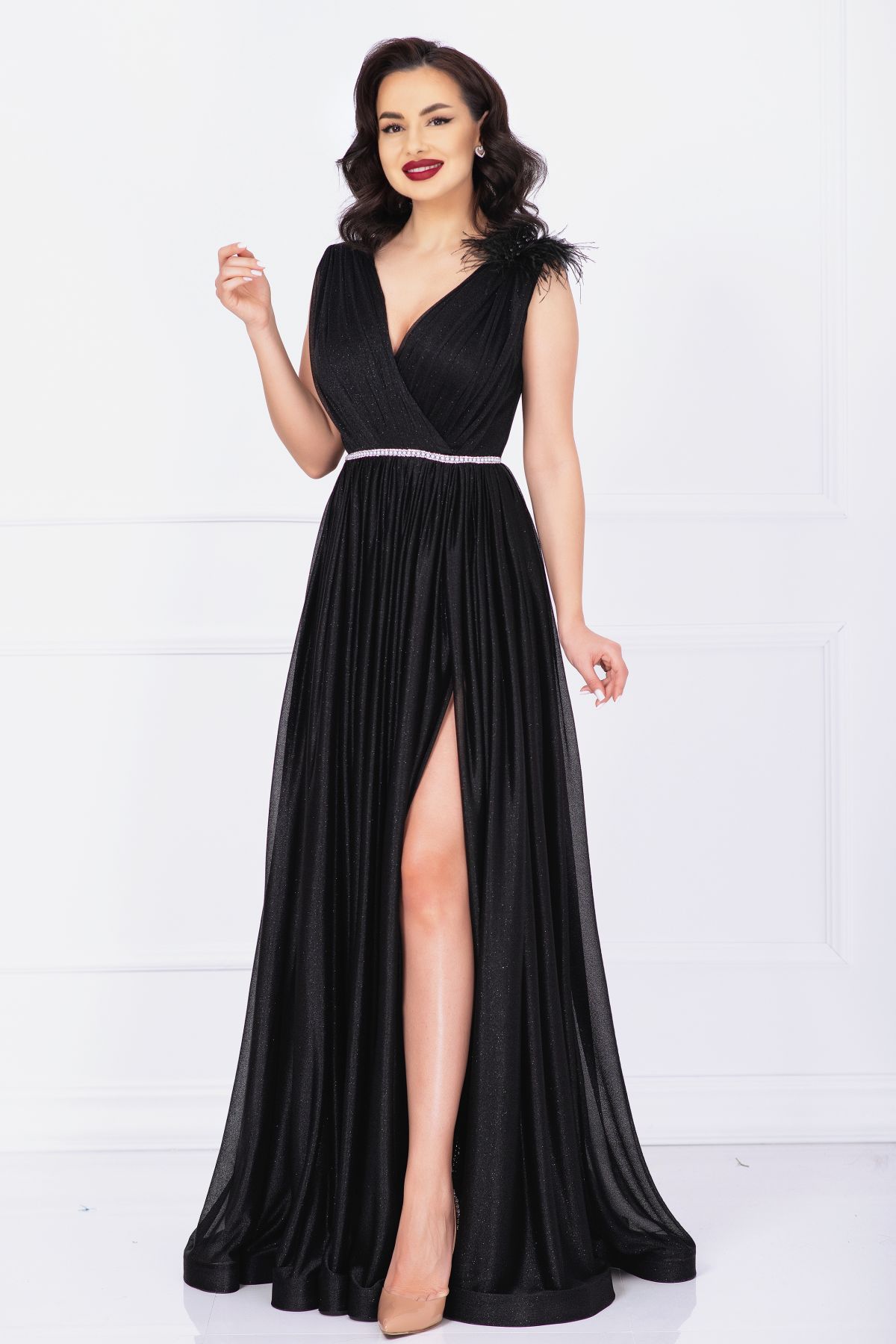 rochie-maia-de-nasa-neagra-lunga-eleganta-cu-sclipici-si-accesoriu-cu-fulgi_74950
