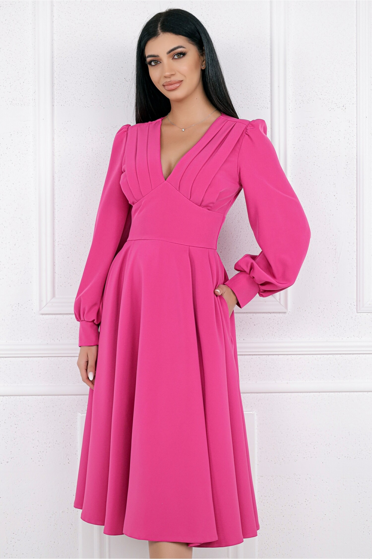 rochie-mbg-fucsia-cu-pliuri-pe-bust-si-buzunare-functionale-1324748-1071959-4