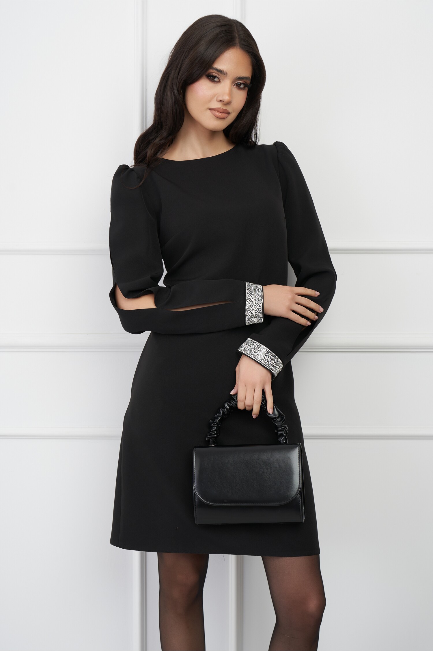 rochie-mbg-neagra-cu-strasuri-la-maneci-1325876-1073474-4