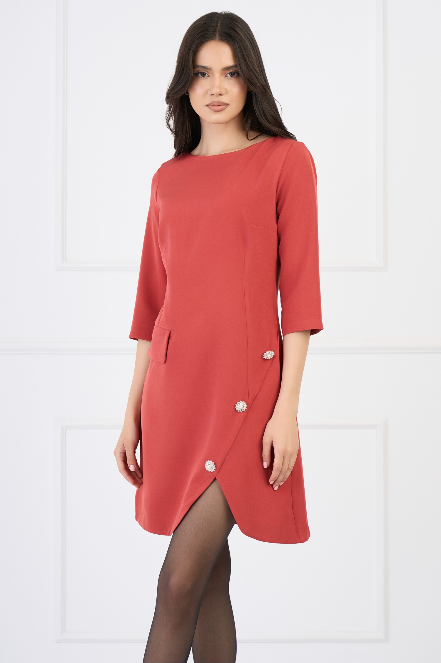 rochie-mbg-office-din-stofa-corai-cu-nasturi-pe-fusta-1337627-1084085-4