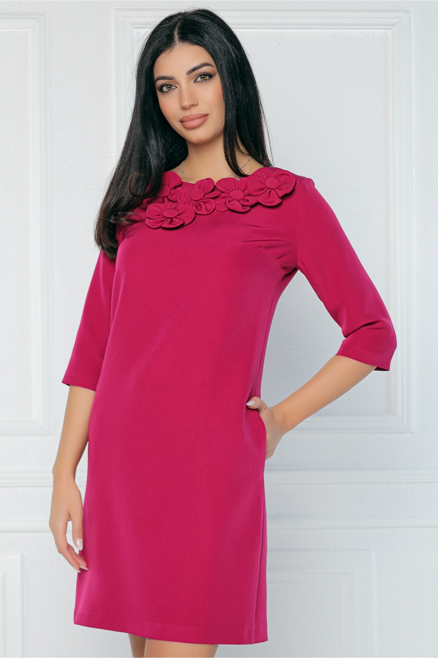 rochie-mbg-office-din-stofa-fucsia-accesorizata-cu-floricele-la-bust-1338092-1082654-4