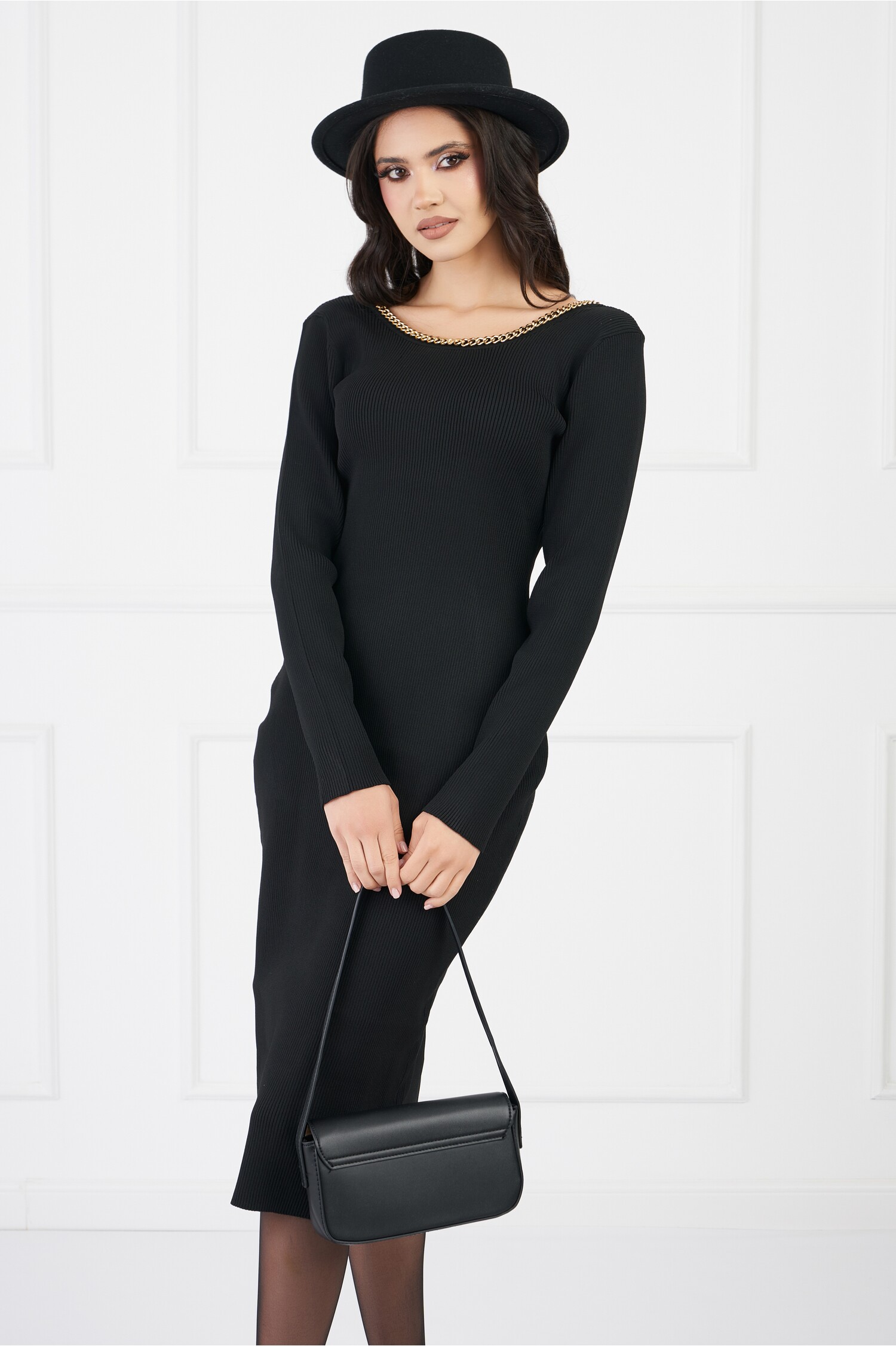 rochie-suzie-neagra-din-tricot-cu-spatele-gol-si-aplicatie-tip-lant-1331840-1076894-4