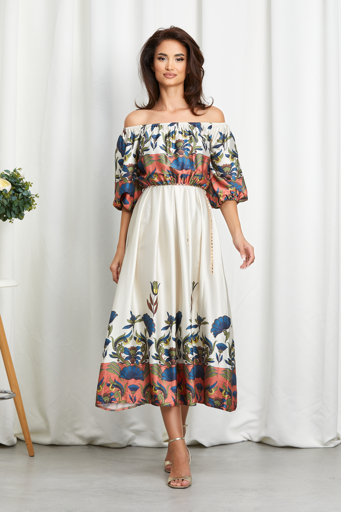rochie_midi_eleganta_din_satin_cu_imprimeu_floral_albastru_3_