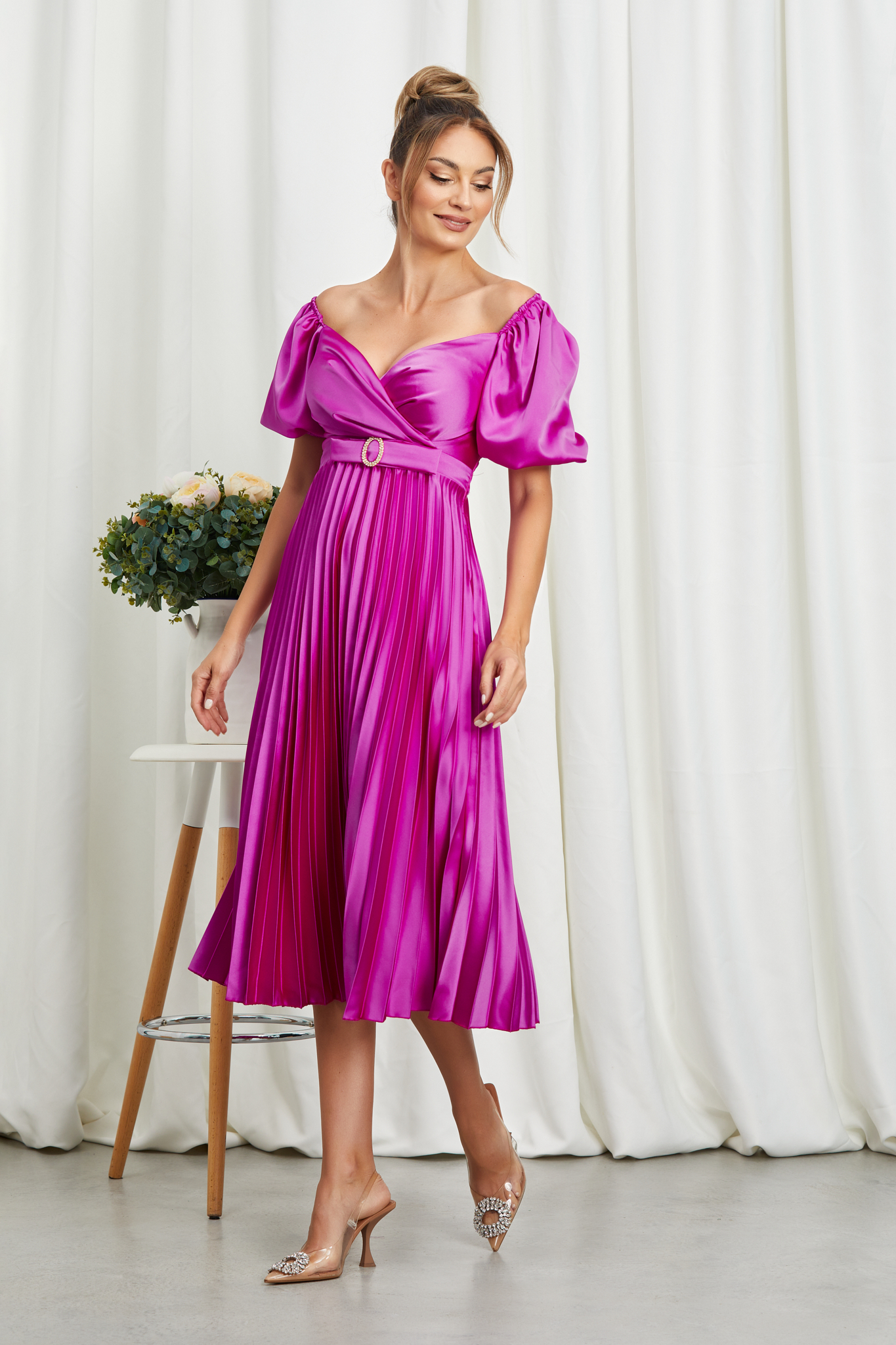rochie_midi_eleganta_fucsia_din_satin_cu_pliuri_3_