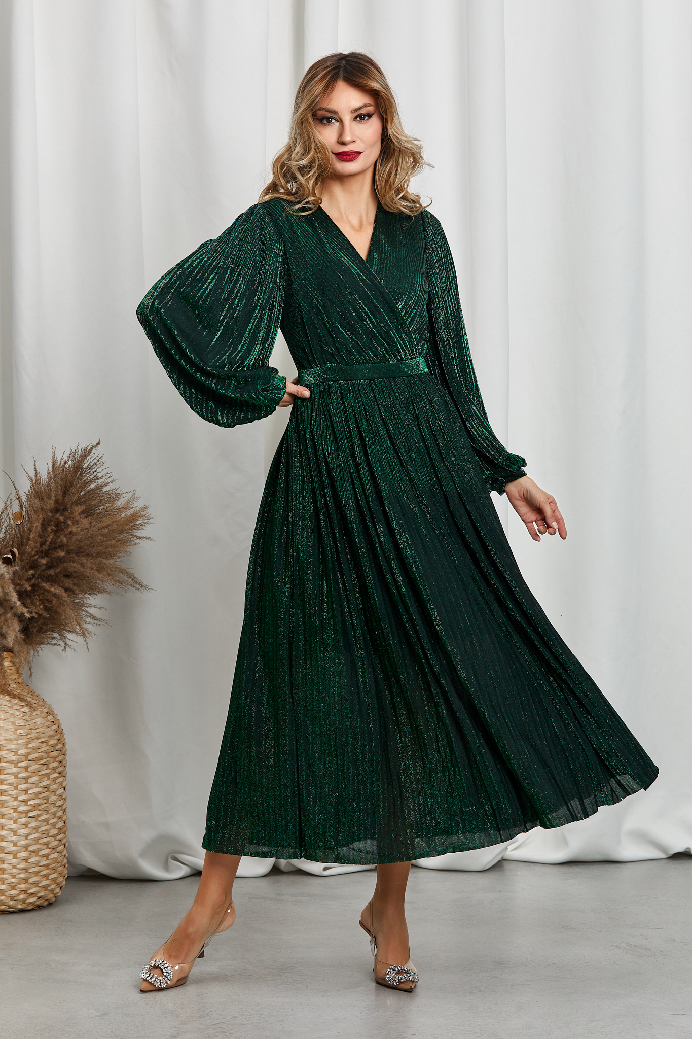 rochie_midi_eleganta_verde_cu_ploiuri_3_