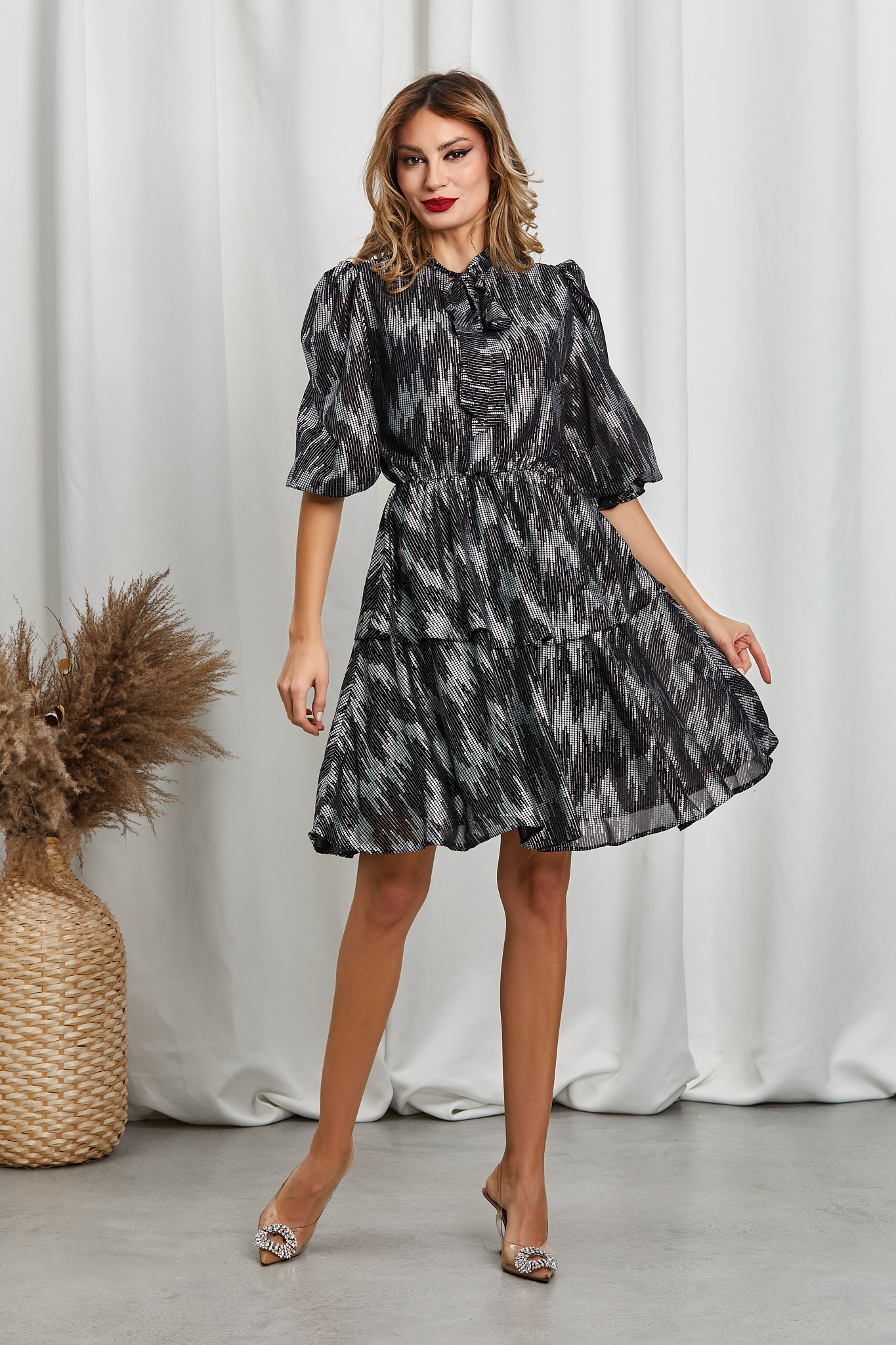 rochie_scurta_eleganta_cu_imprimeu_argintiu_3_