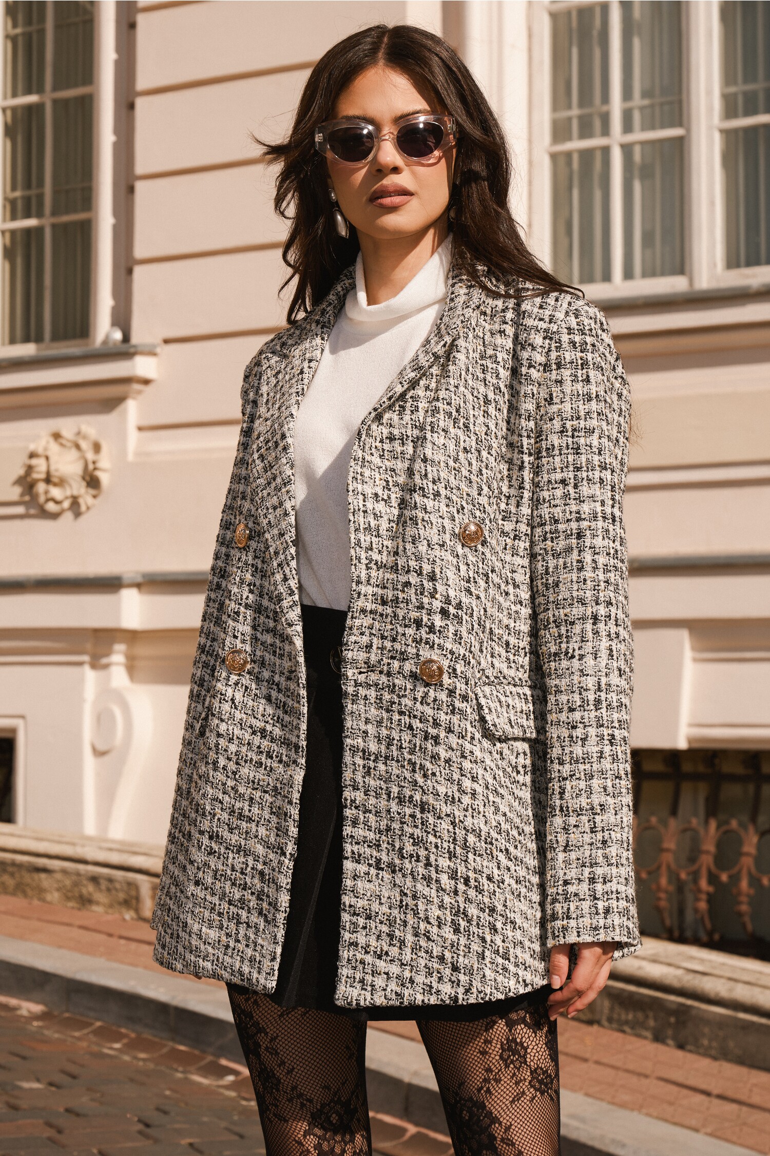 sacou-office-din-tweed-gri-cu-carouri-negre-si-insertii-din-fir-lurex-1332452-1081421-4