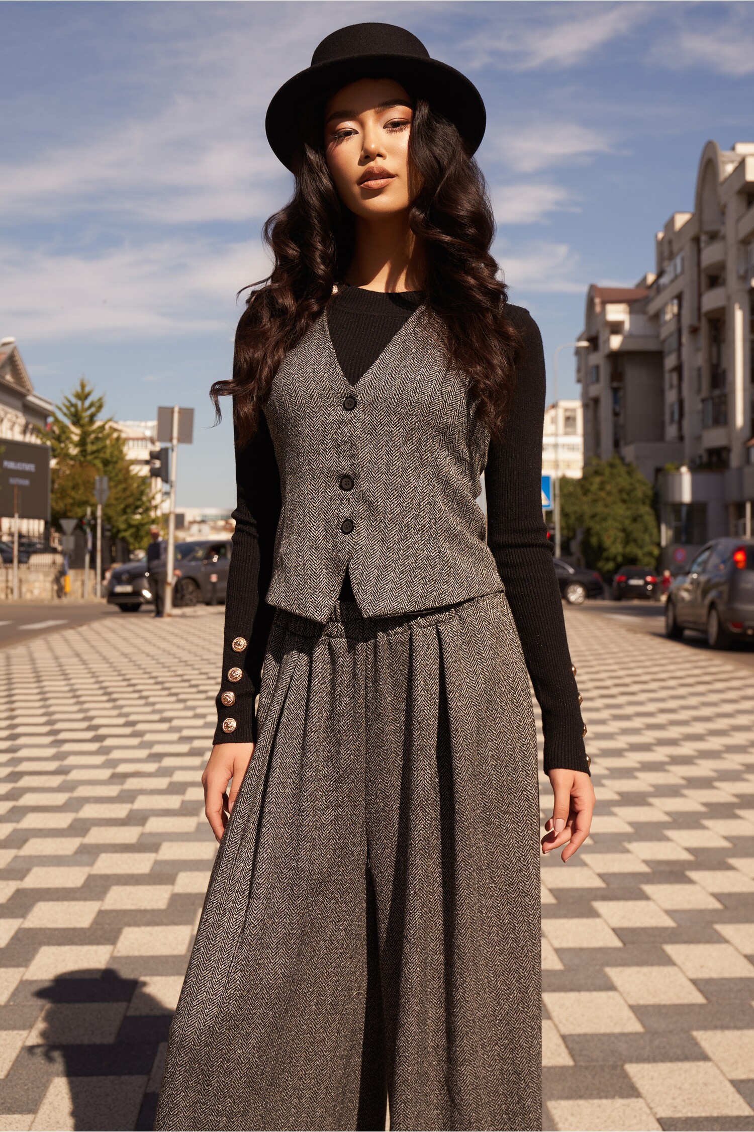 vesta-ivona-gri-cu-dungi-negre-1330358-1078574-4